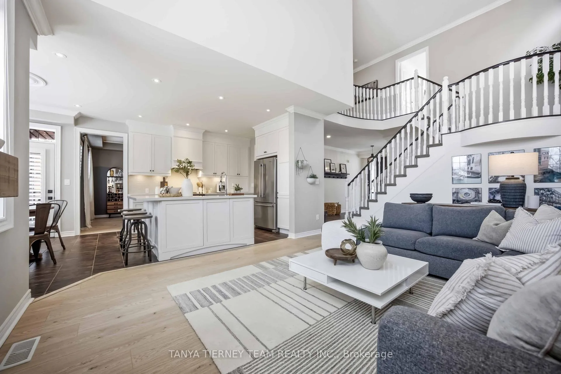 Photo 10 of 12 Branthaven Court, Whitby, Brooklin — HOMEH