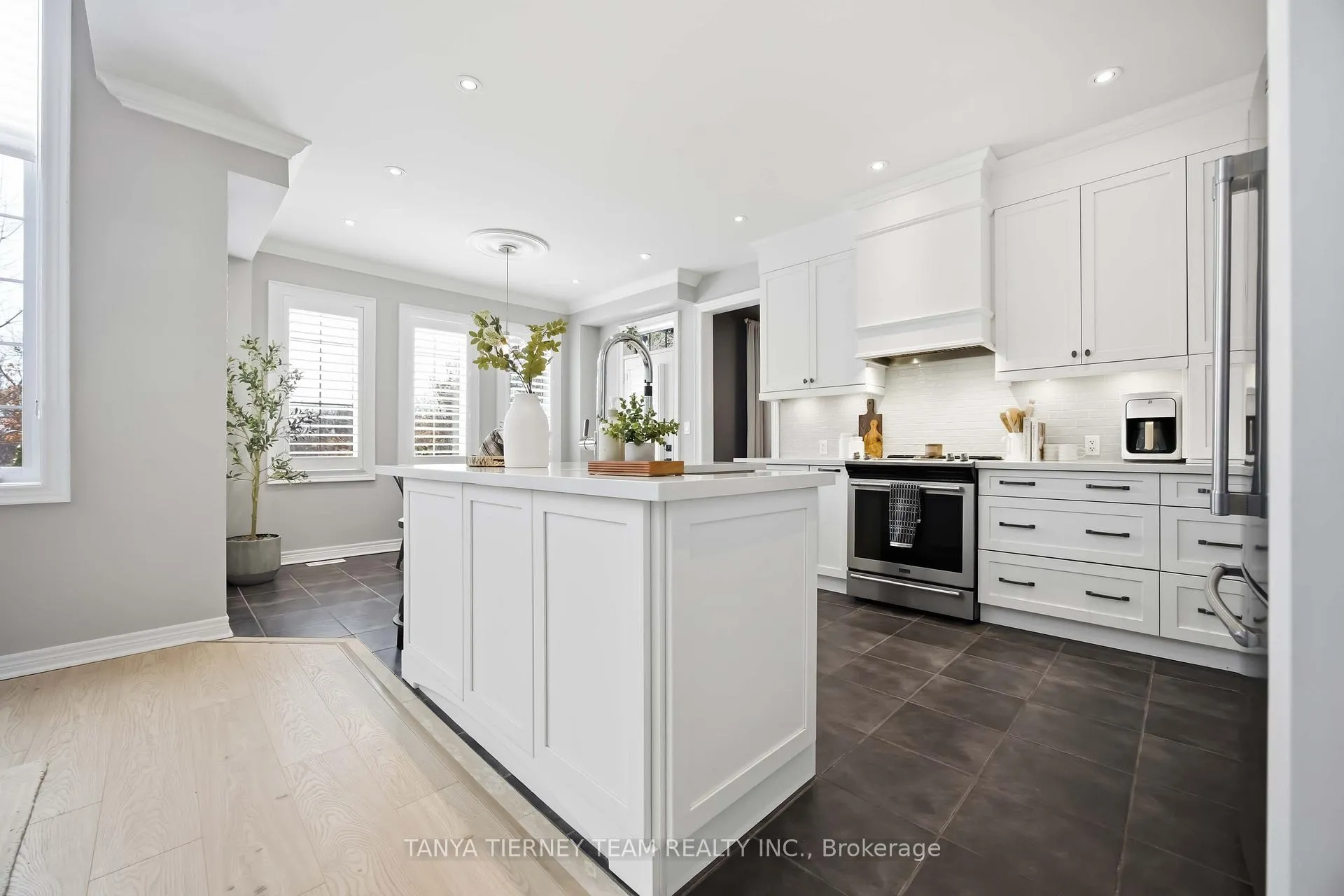 Photo 12 of 12 Branthaven Court, Whitby, Brooklin — HOMEH