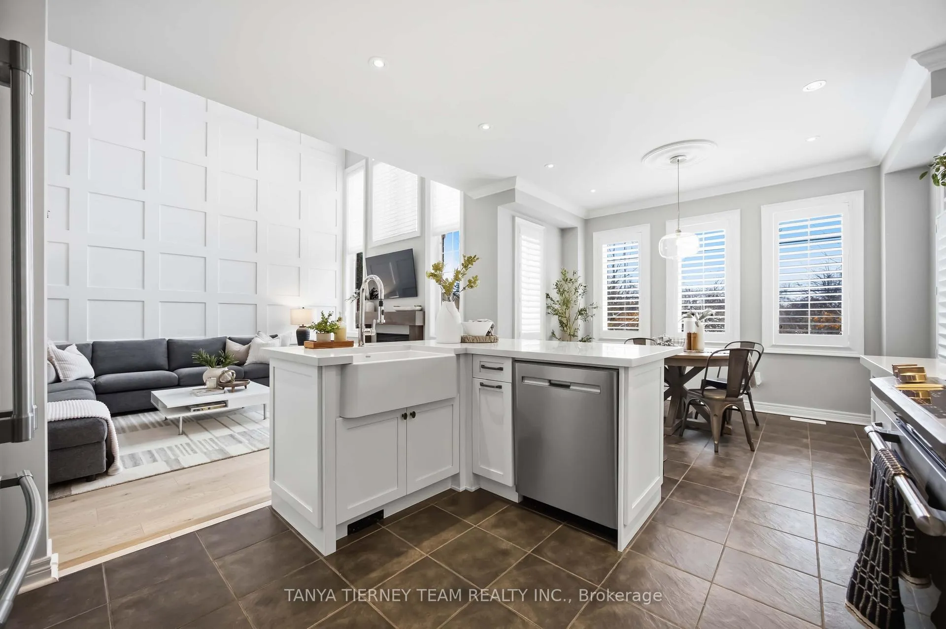 Photo 14 of 12 Branthaven Court, Whitby, Brooklin — HOMEH