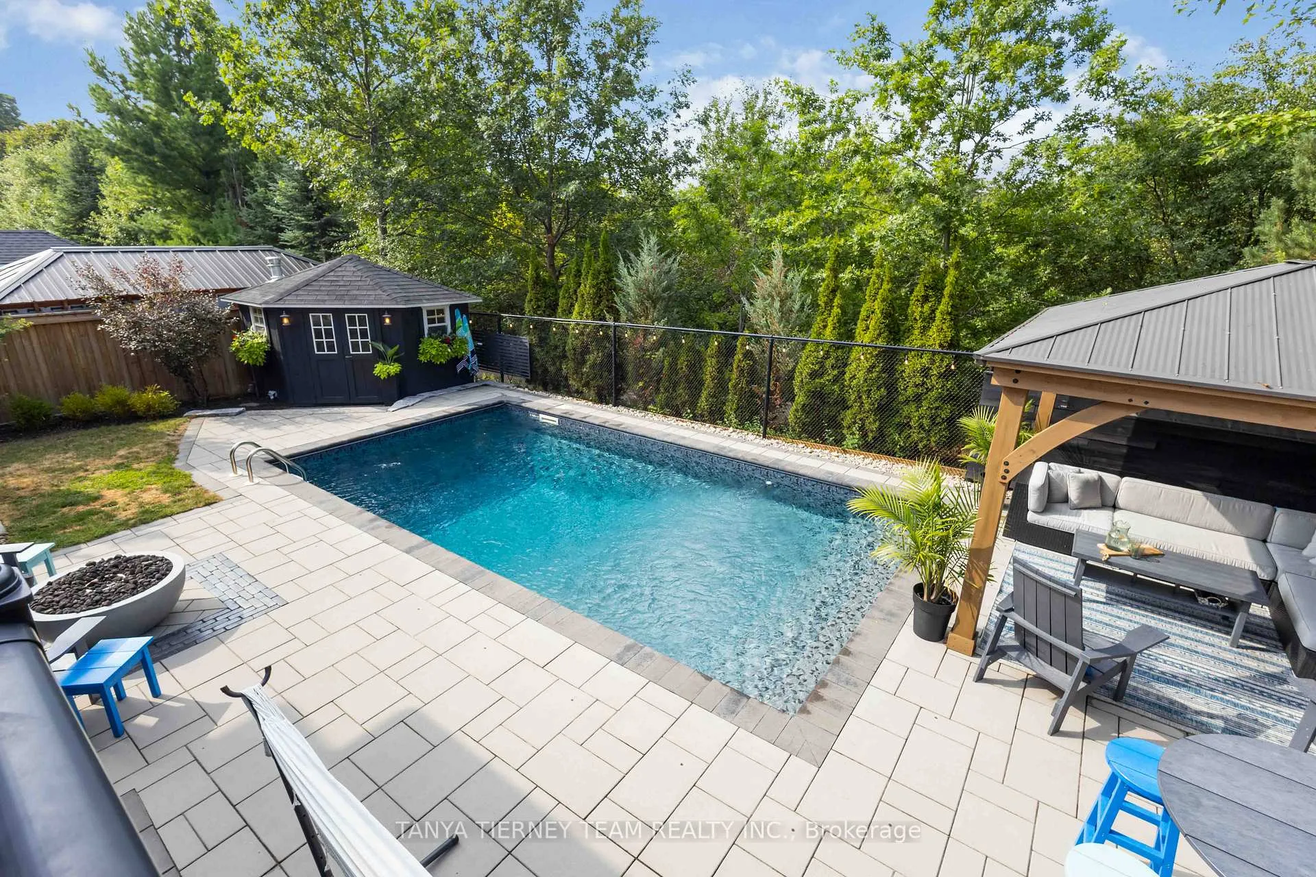 Photo 22 of 12 Branthaven Court, Whitby, Brooklin — HOMEH