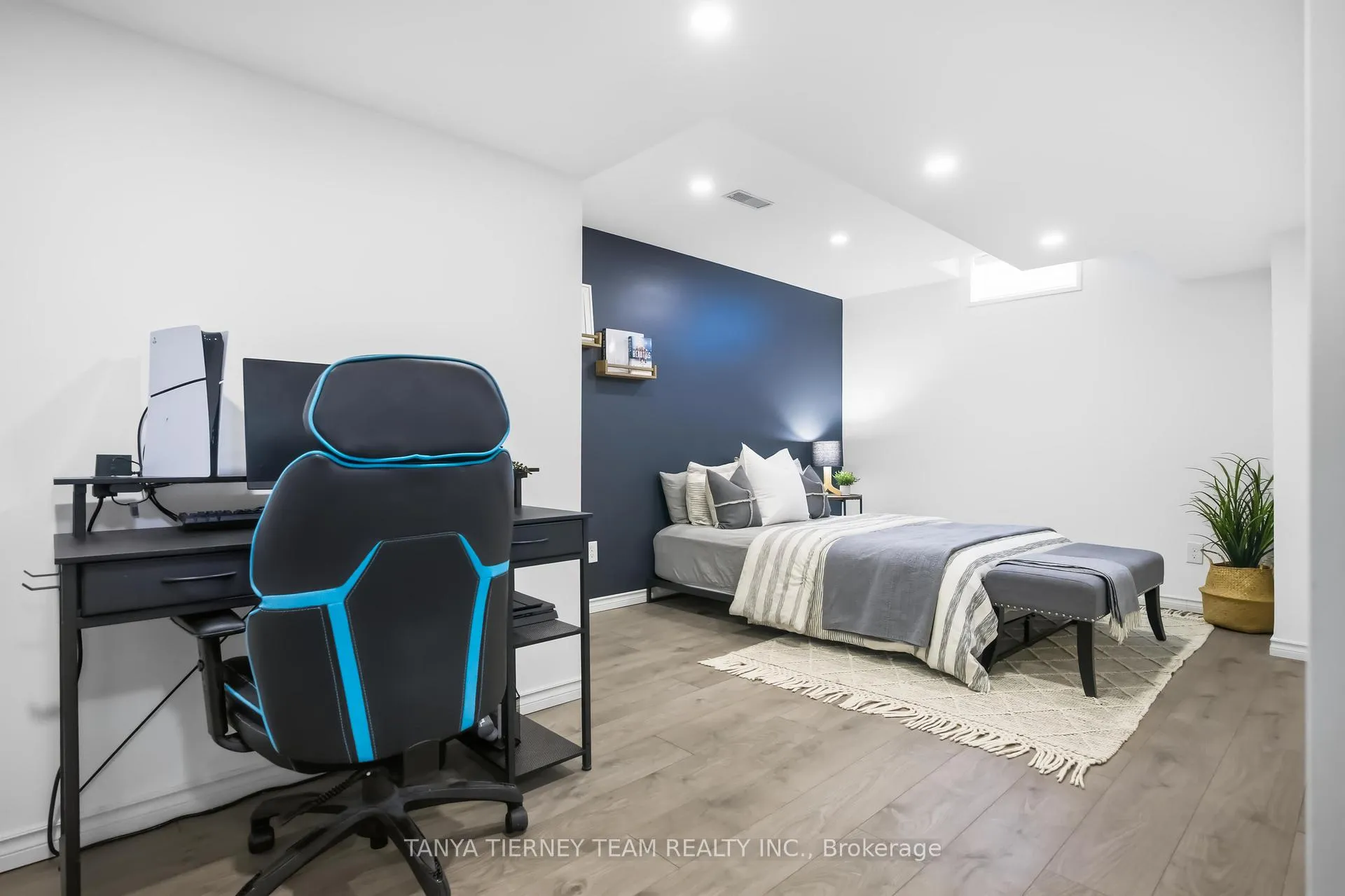 Photo 35 of 12 Branthaven Court, Whitby, Brooklin — HOMEH