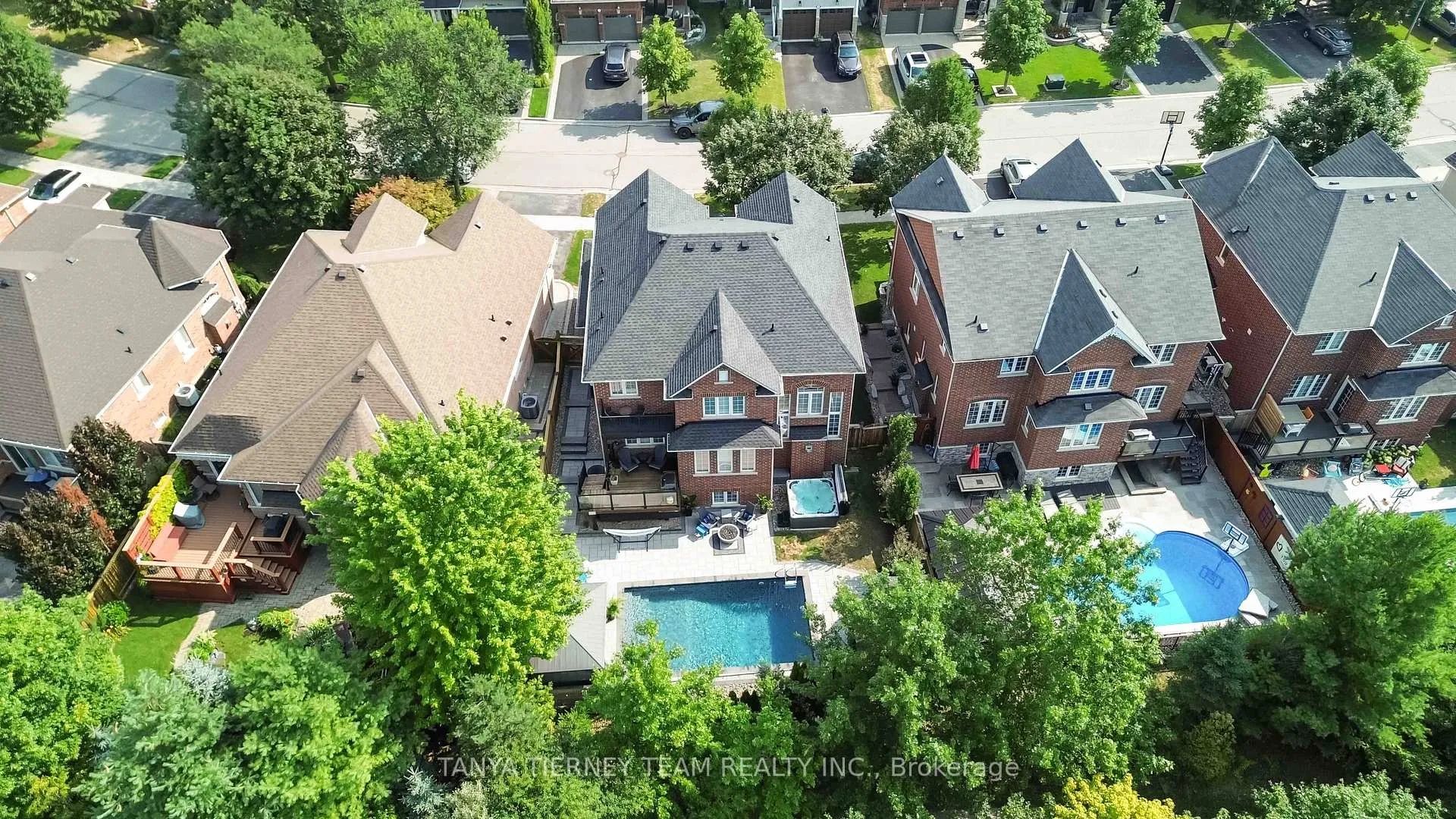 Photo 50 of 12 Branthaven Court, Whitby, Brooklin — HOMEH
