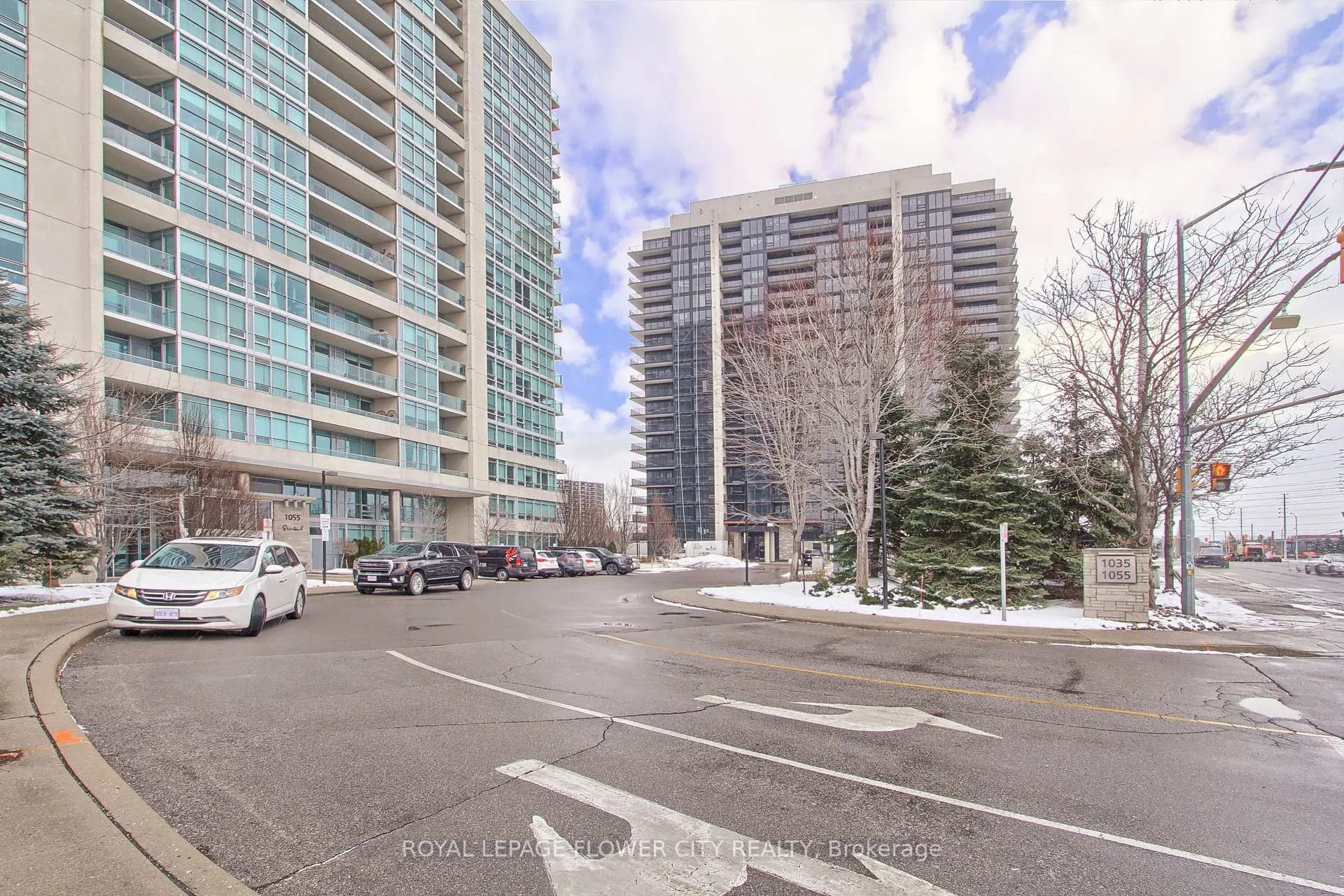 Front of Unit 410, 1035 Southdown Road W