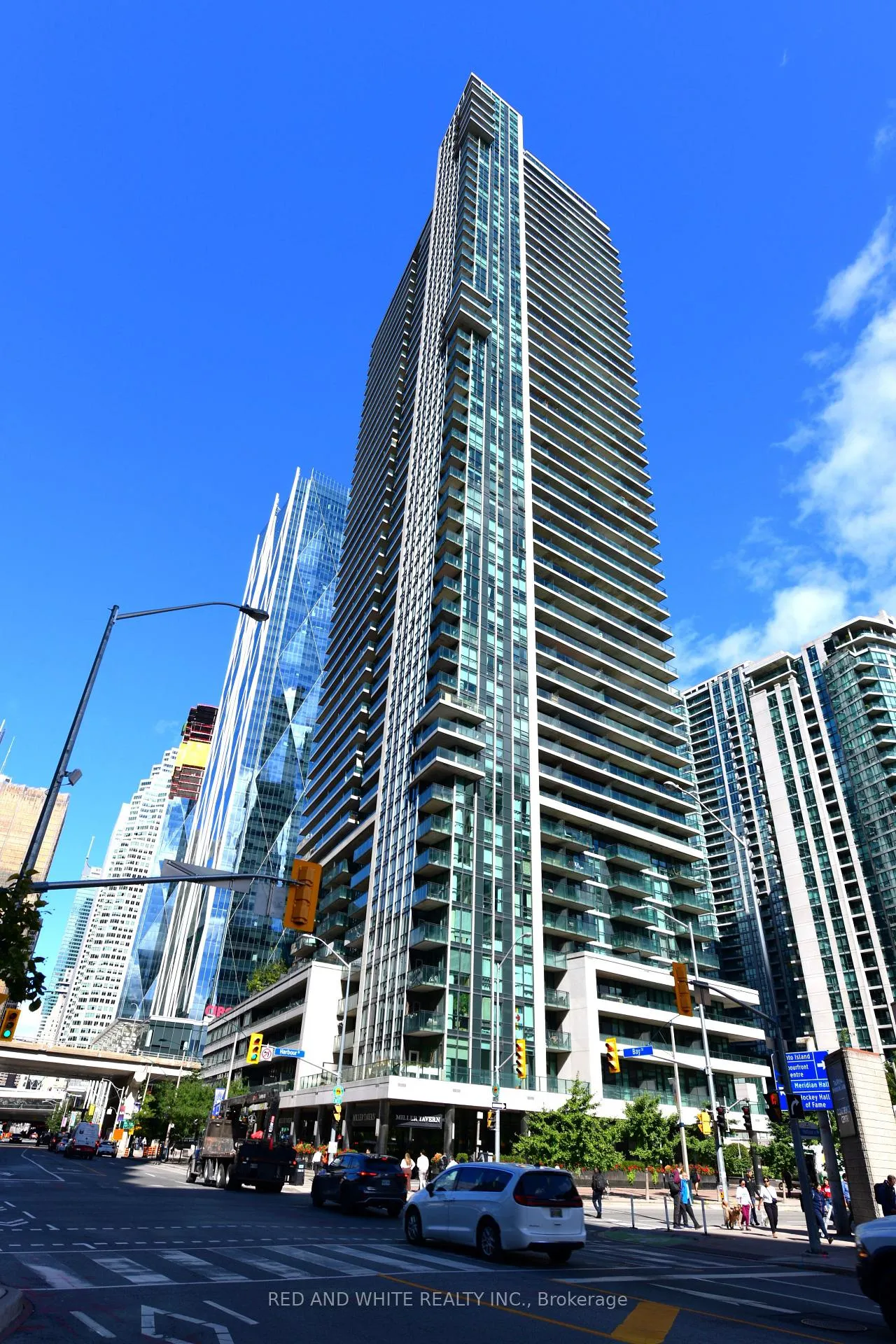 Front of Unit 2510, 33 Bay Street S