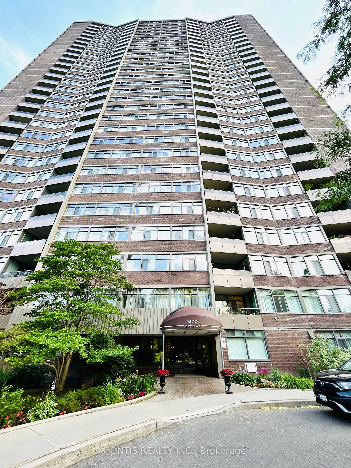 Photo 1 of Unit 405, 3100 Kirwin Avenue, Mississauga, Cooksville — HOMEH