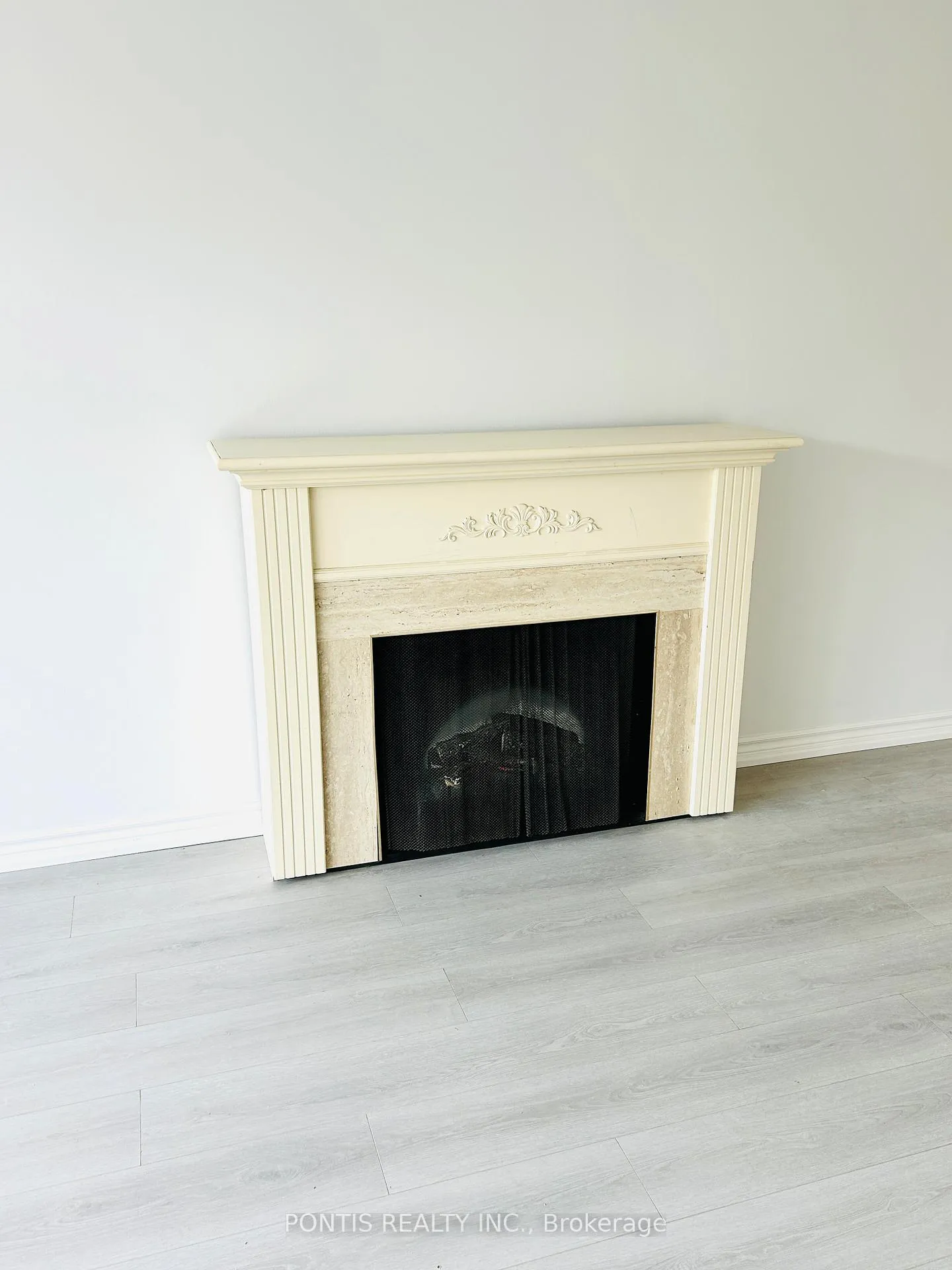 Photo 3 of Unit 405, 3100 Kirwin Avenue, Mississauga, Cooksville — HOMEH