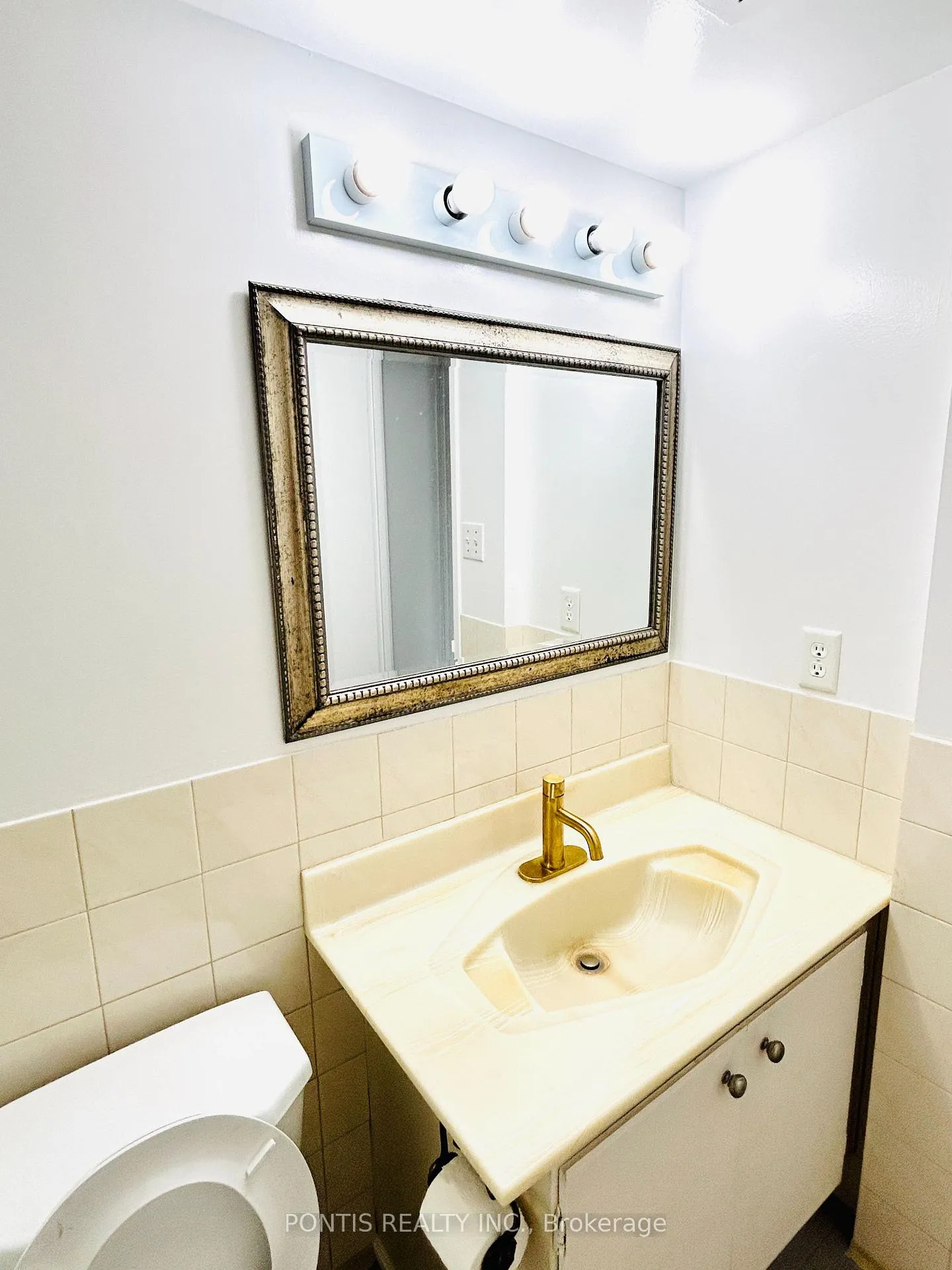 Photo 11 of Unit 405, 3100 Kirwin Avenue, Mississauga, Cooksville — HOMEH