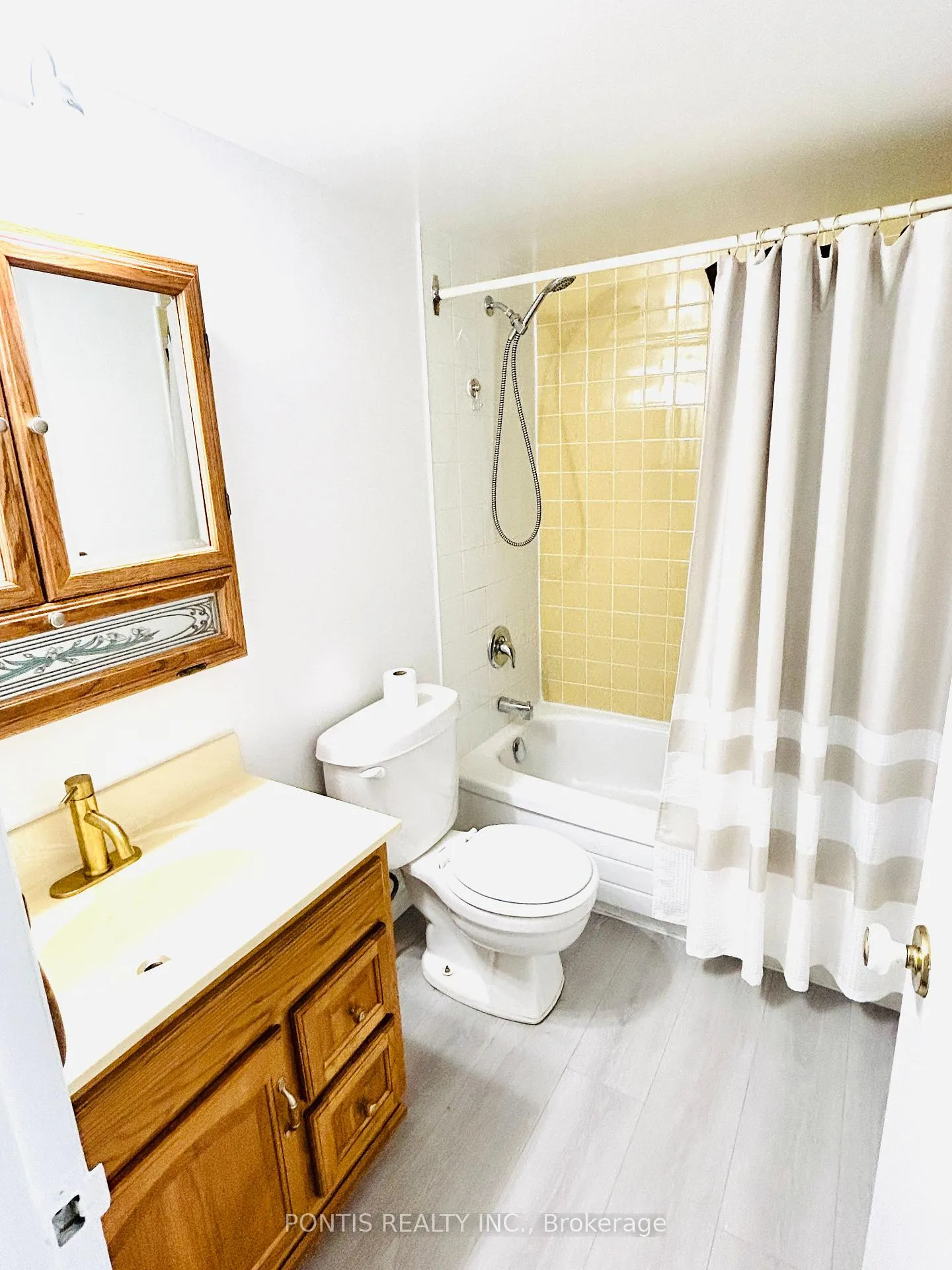 Photo 13 of Unit 405, 3100 Kirwin Avenue, Mississauga, Cooksville — HOMEH