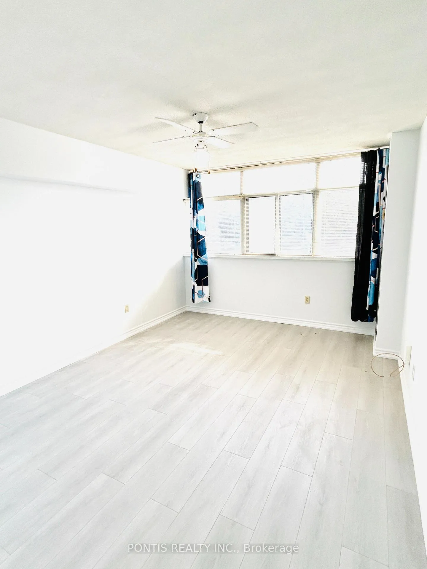 Photo 14 of Unit 405, 3100 Kirwin Avenue, Mississauga, Cooksville — HOMEH