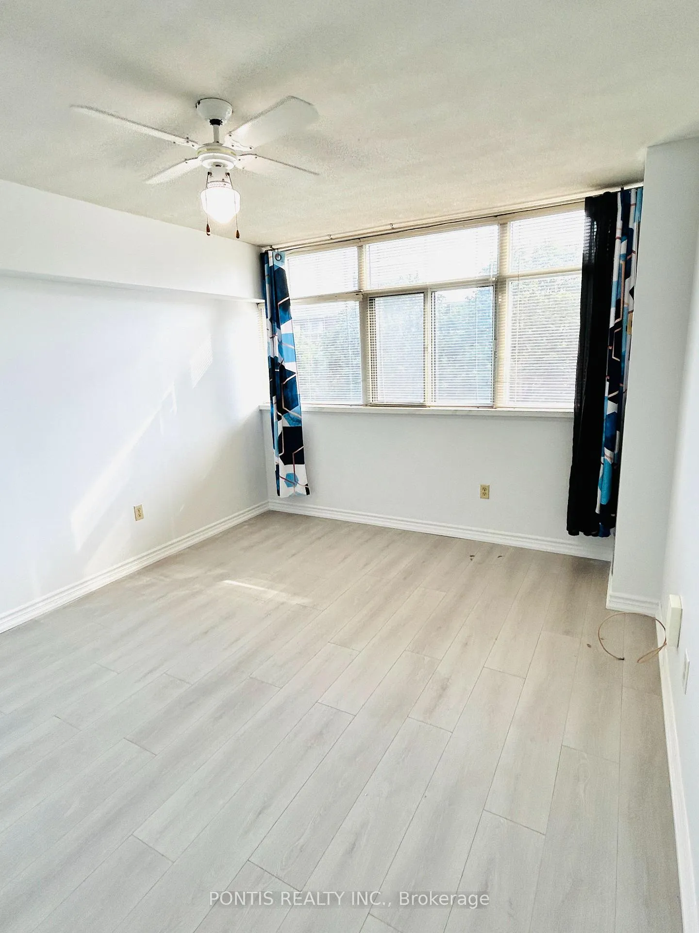 Photo 15 of Unit 405, 3100 Kirwin Avenue, Mississauga, Cooksville — HOMEH