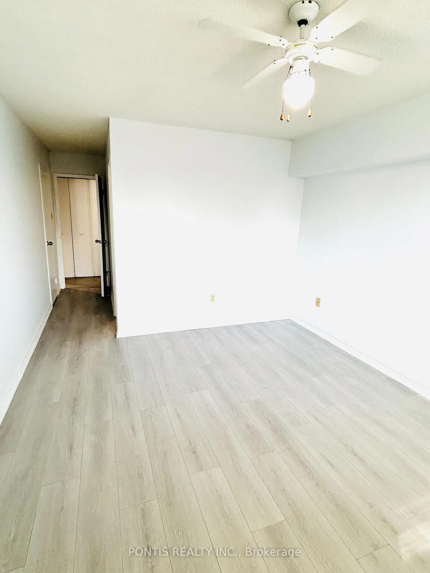 Photo 16 of Unit 405, 3100 Kirwin Avenue, Mississauga, Cooksville — HOMEH