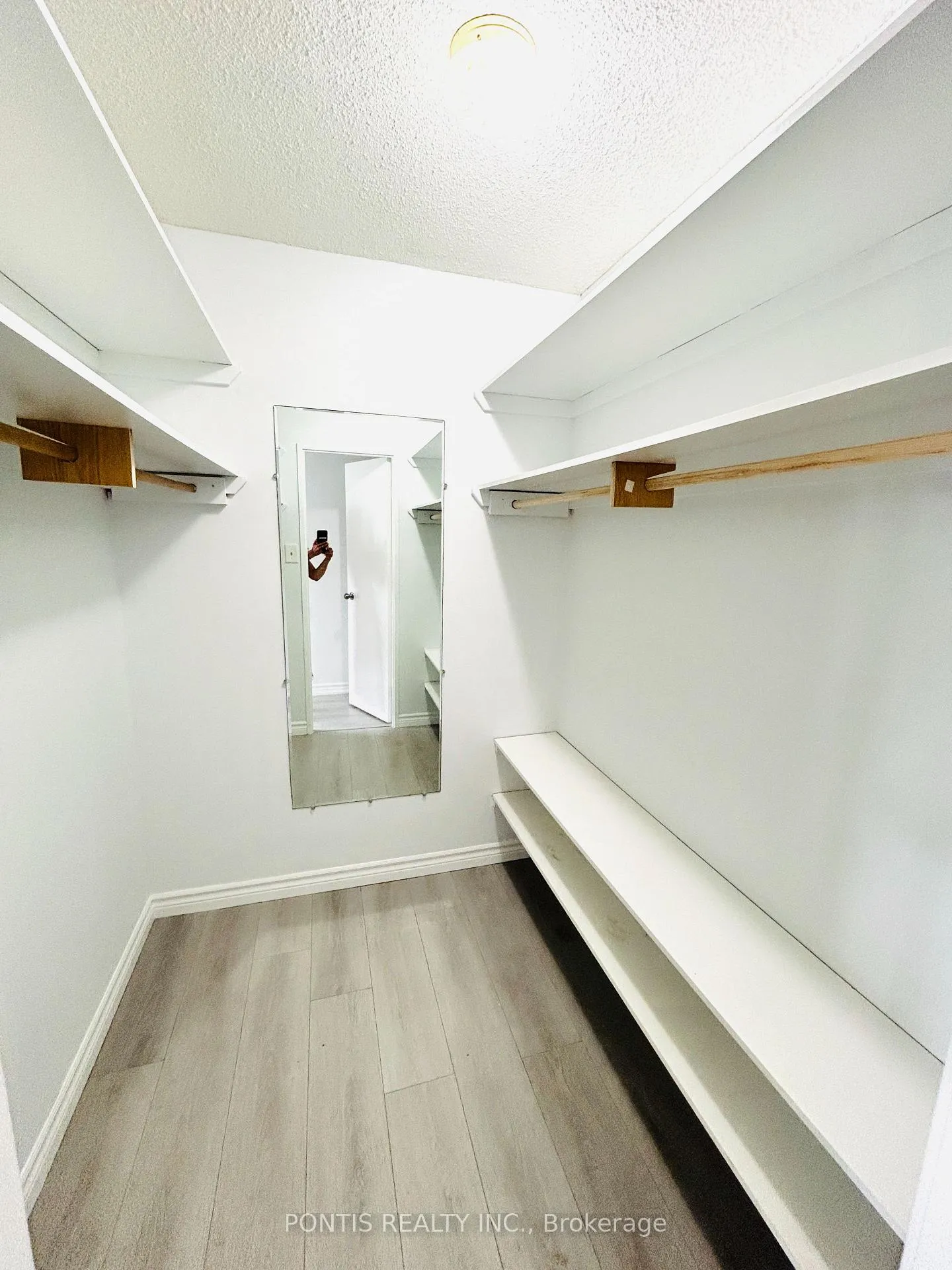 Photo 17 of Unit 405, 3100 Kirwin Avenue, Mississauga, Cooksville — HOMEH