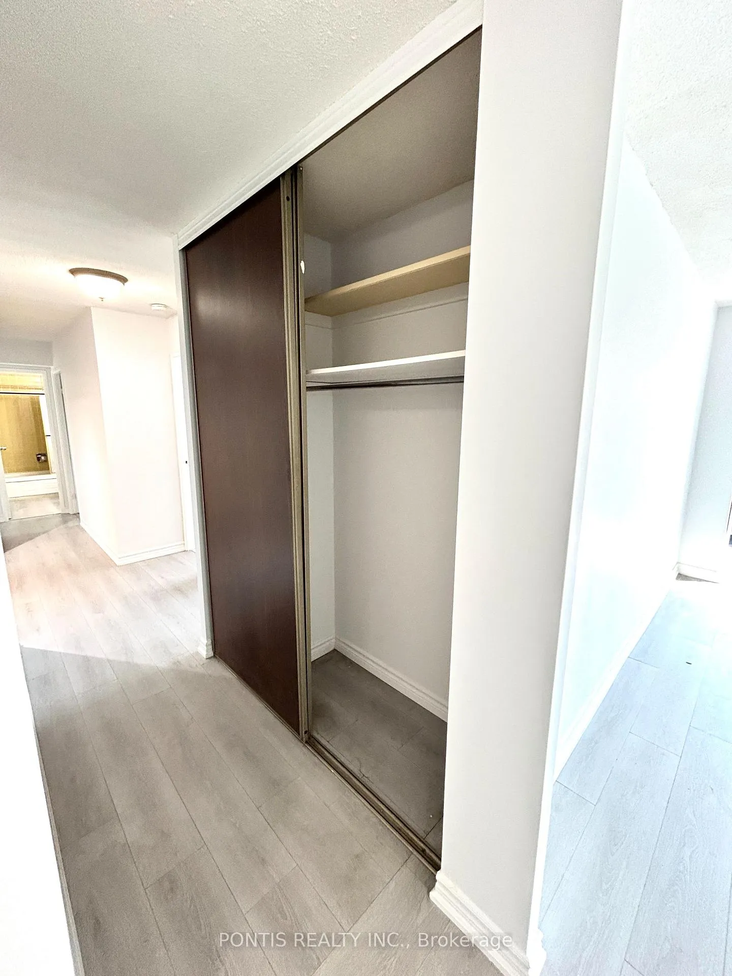 Photo 22 of Unit 405, 3100 Kirwin Avenue, Mississauga, Cooksville — HOMEH