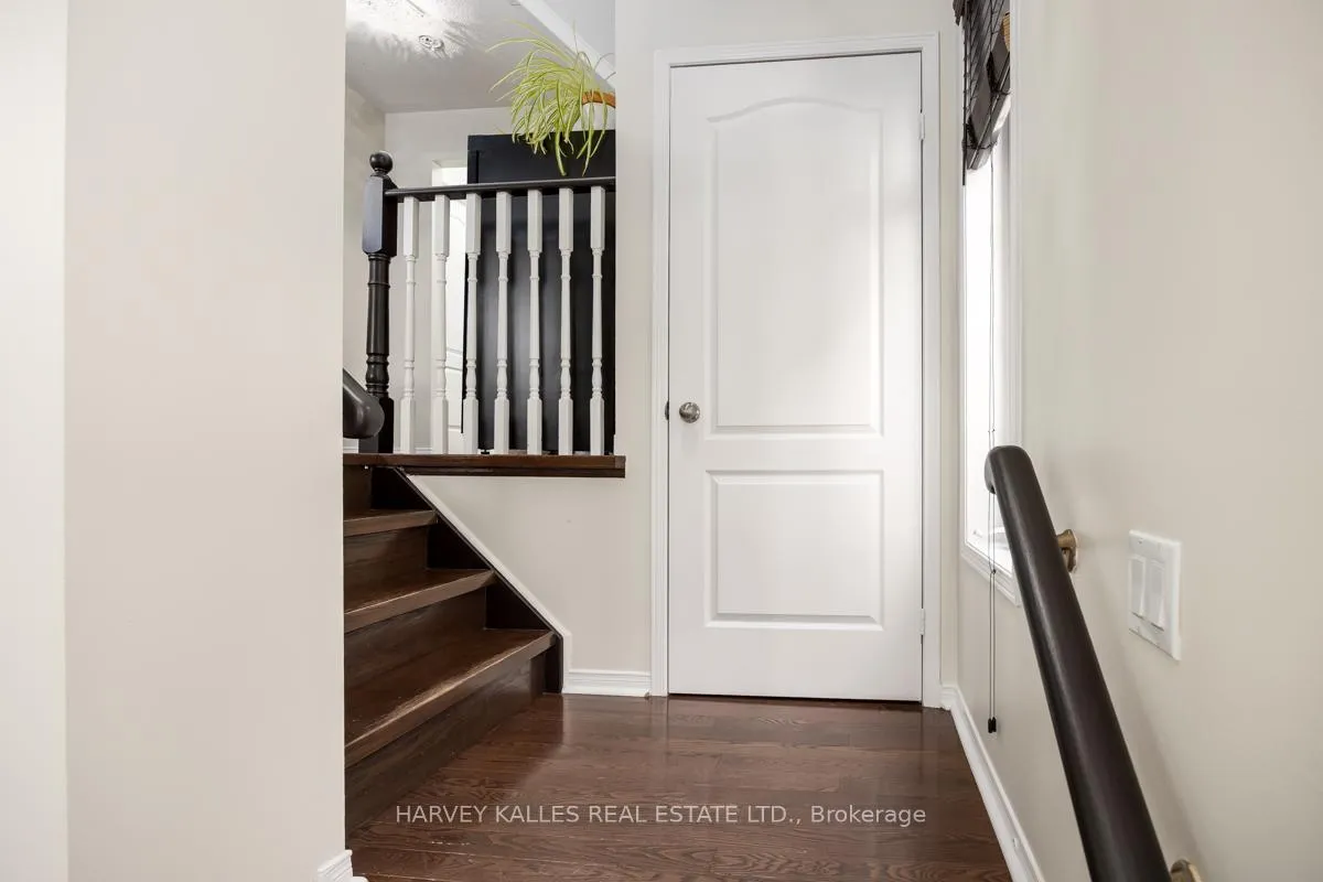 Photo 3 of 160 Millcliff Circle, Aurora, Aurora Grove — HOMEH