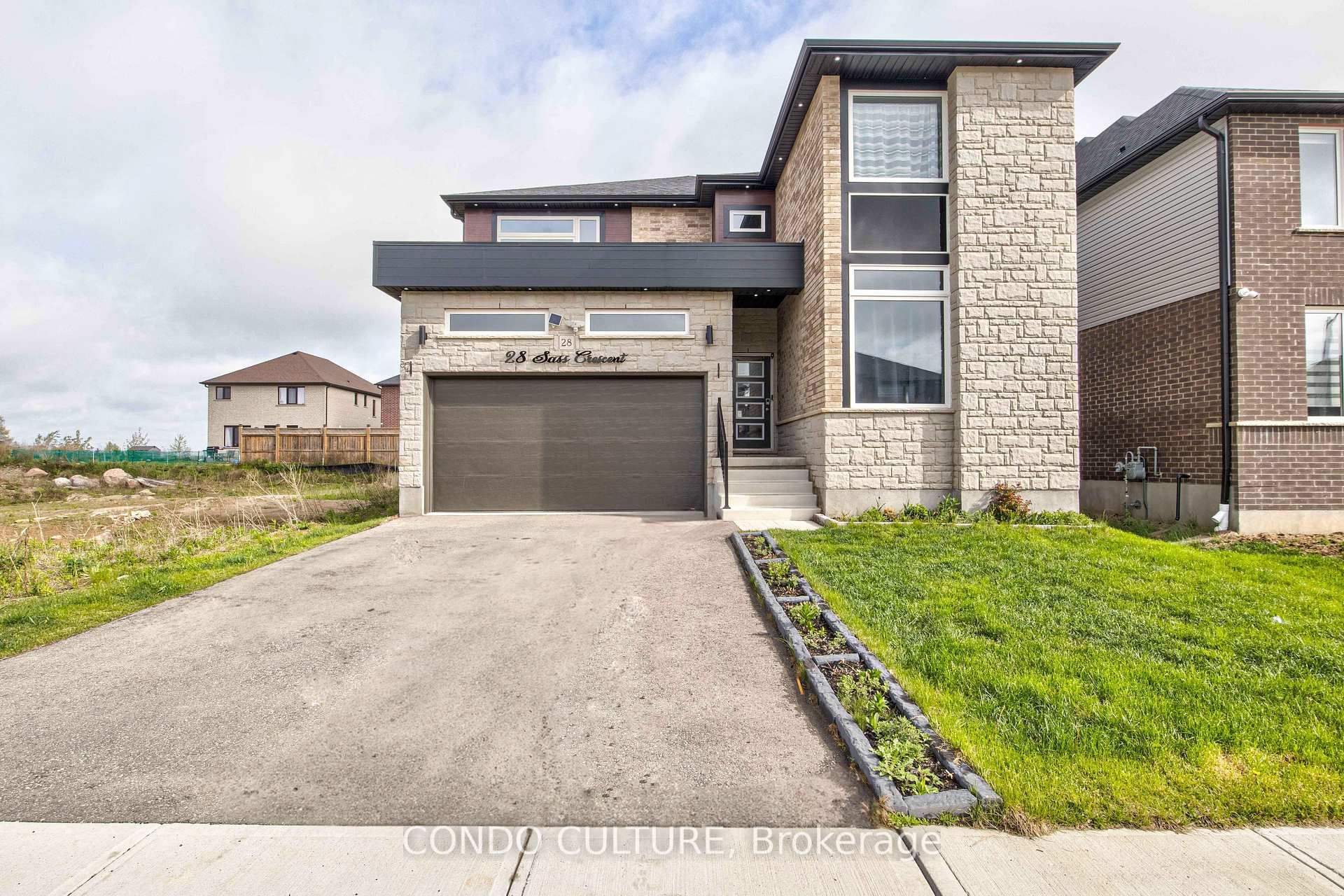 Photo 32 of 28 Sass Crescent, Brant, Paris — HOMEH