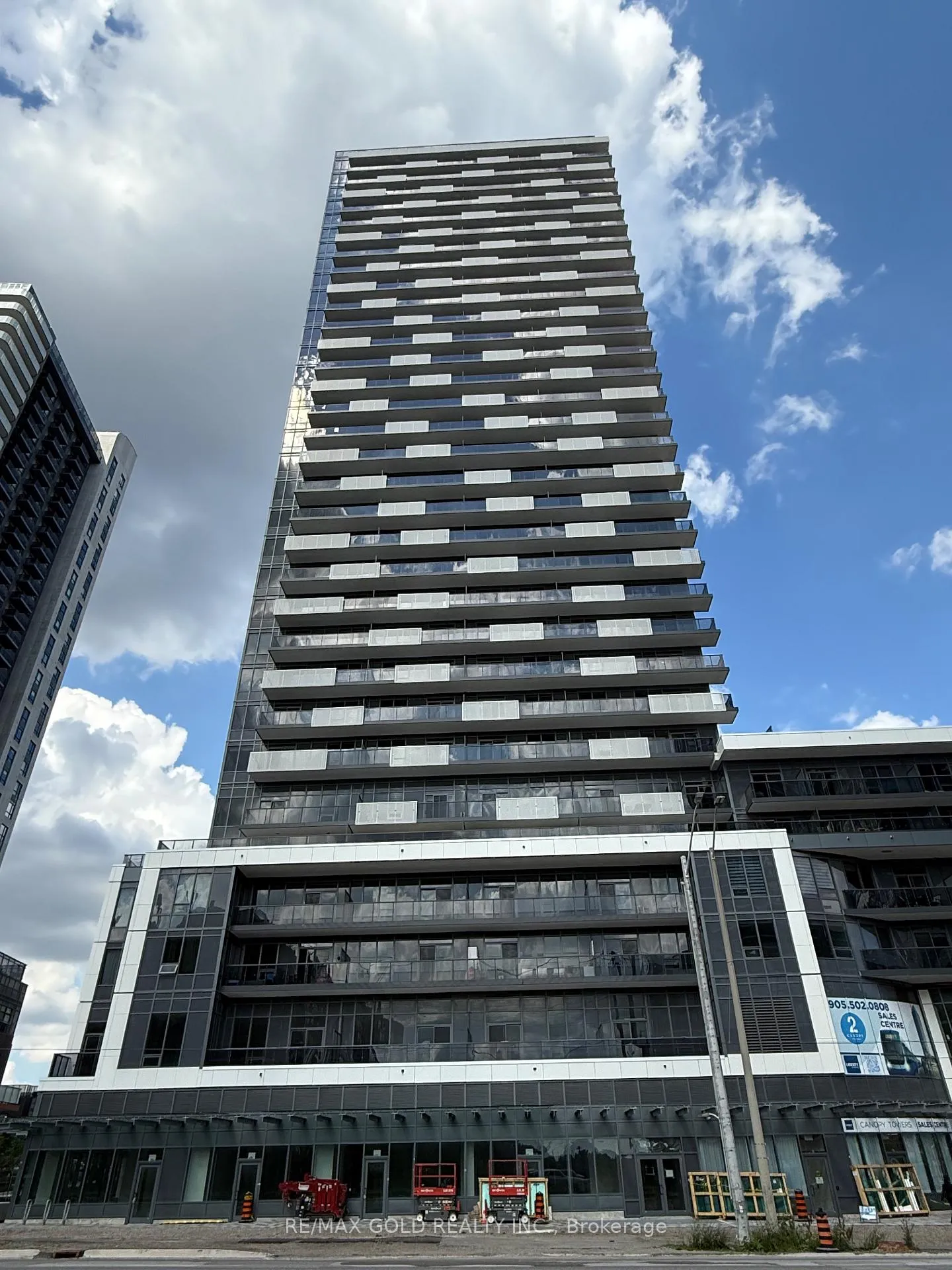 Front of Unit 622, 5105 Hurontario Street