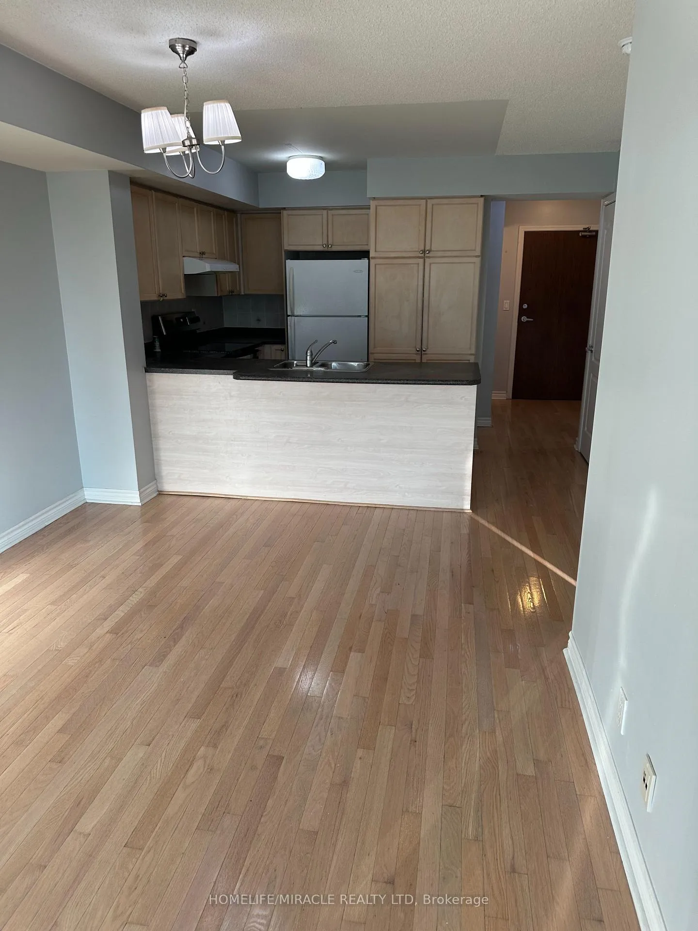 Photo 3 of Unit 509, 1 Elm Drive W, Mississauga, City Centre — HOMEH