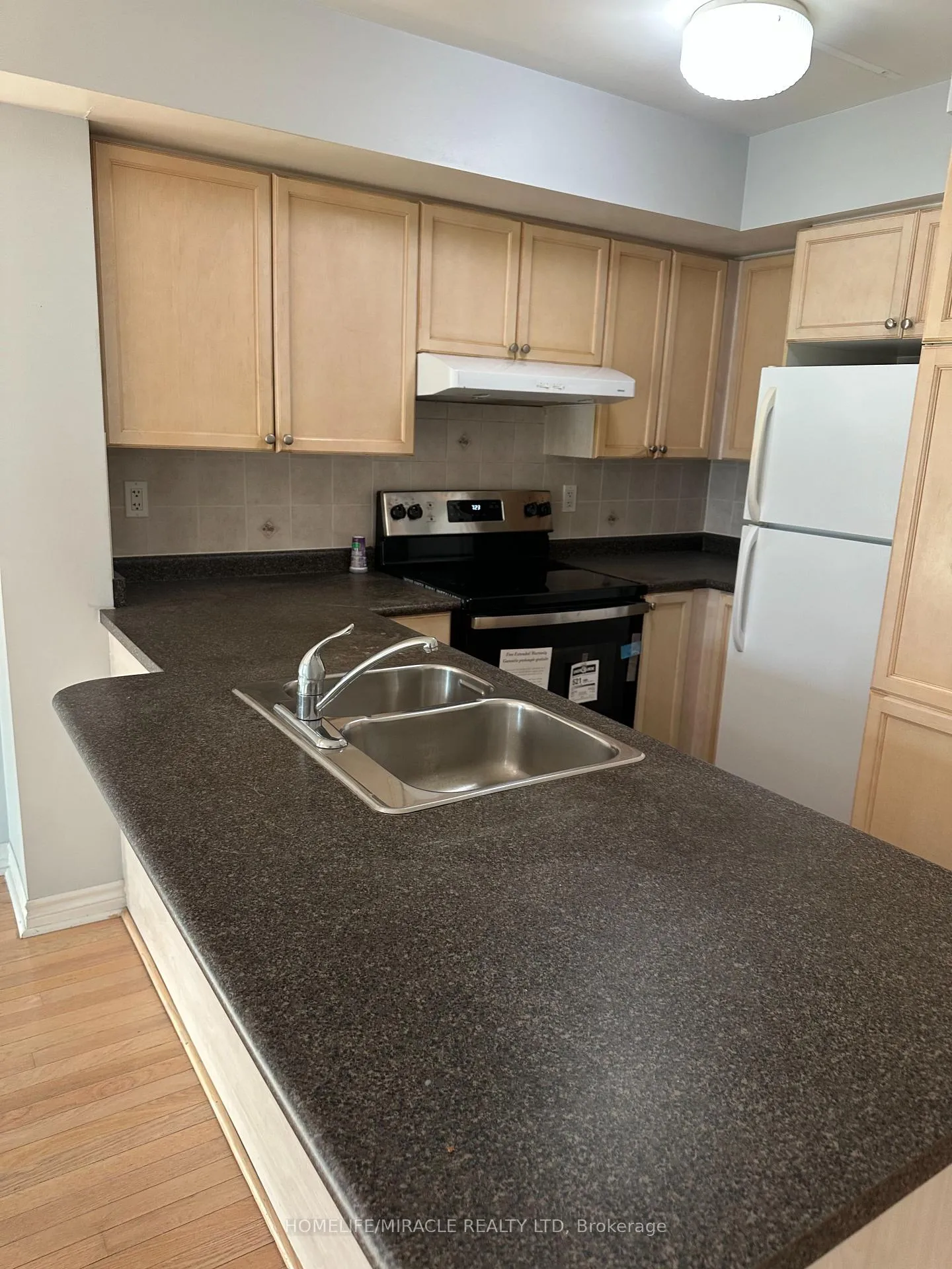 Photo 6 of Unit 509, 1 Elm Drive W, Mississauga, City Centre — HOMEH