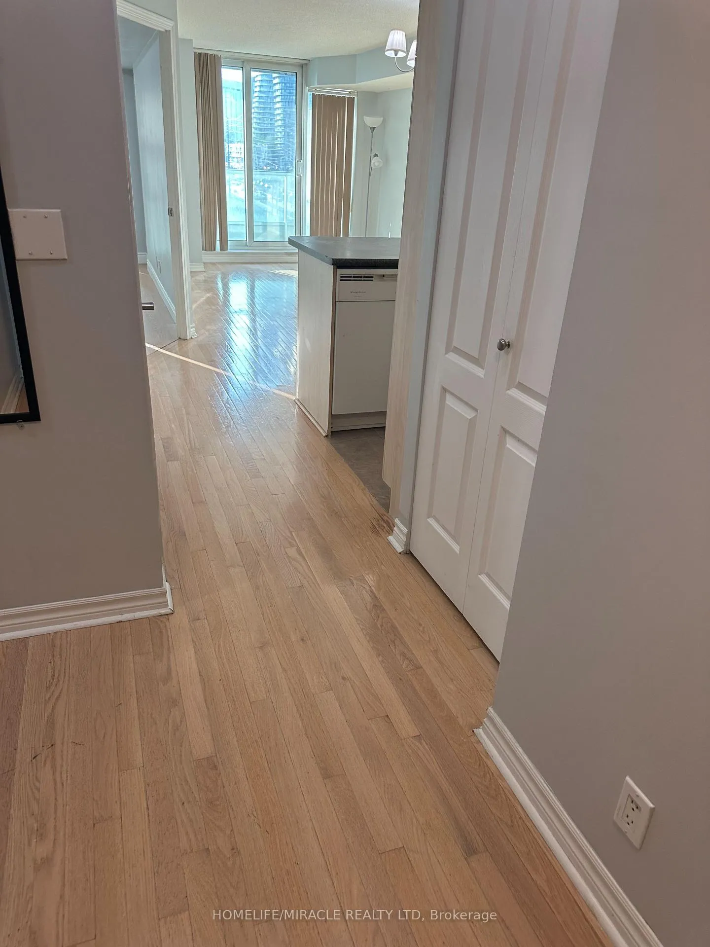 Photo 9 of Unit 509, 1 Elm Drive W, Mississauga, City Centre — HOMEH