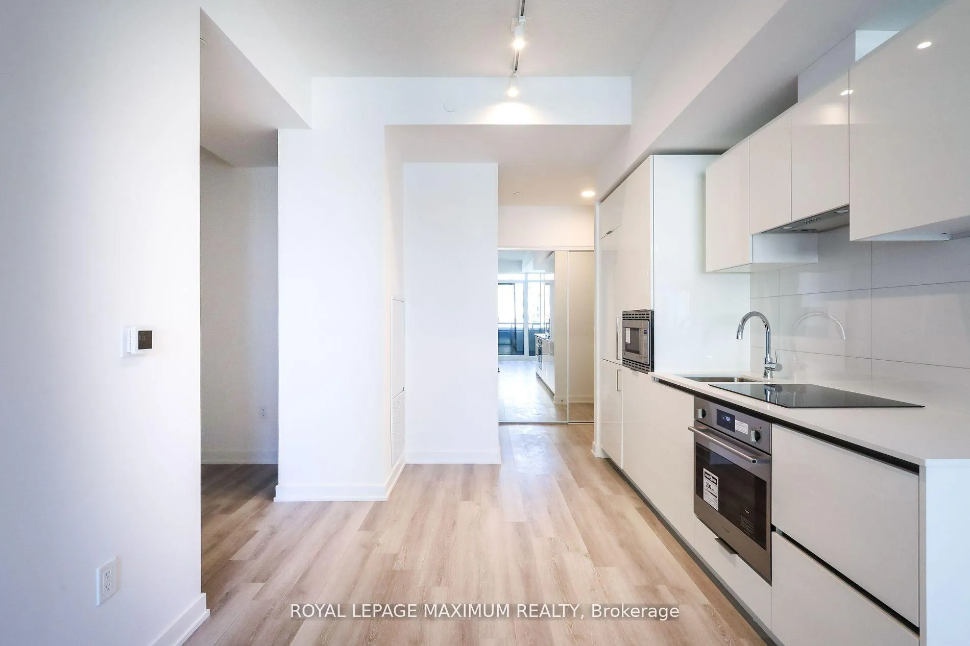 Photo 3 of Unit 720, 234 Simcoe Street, Toronto, Kensington-Chinatown — HOMEH