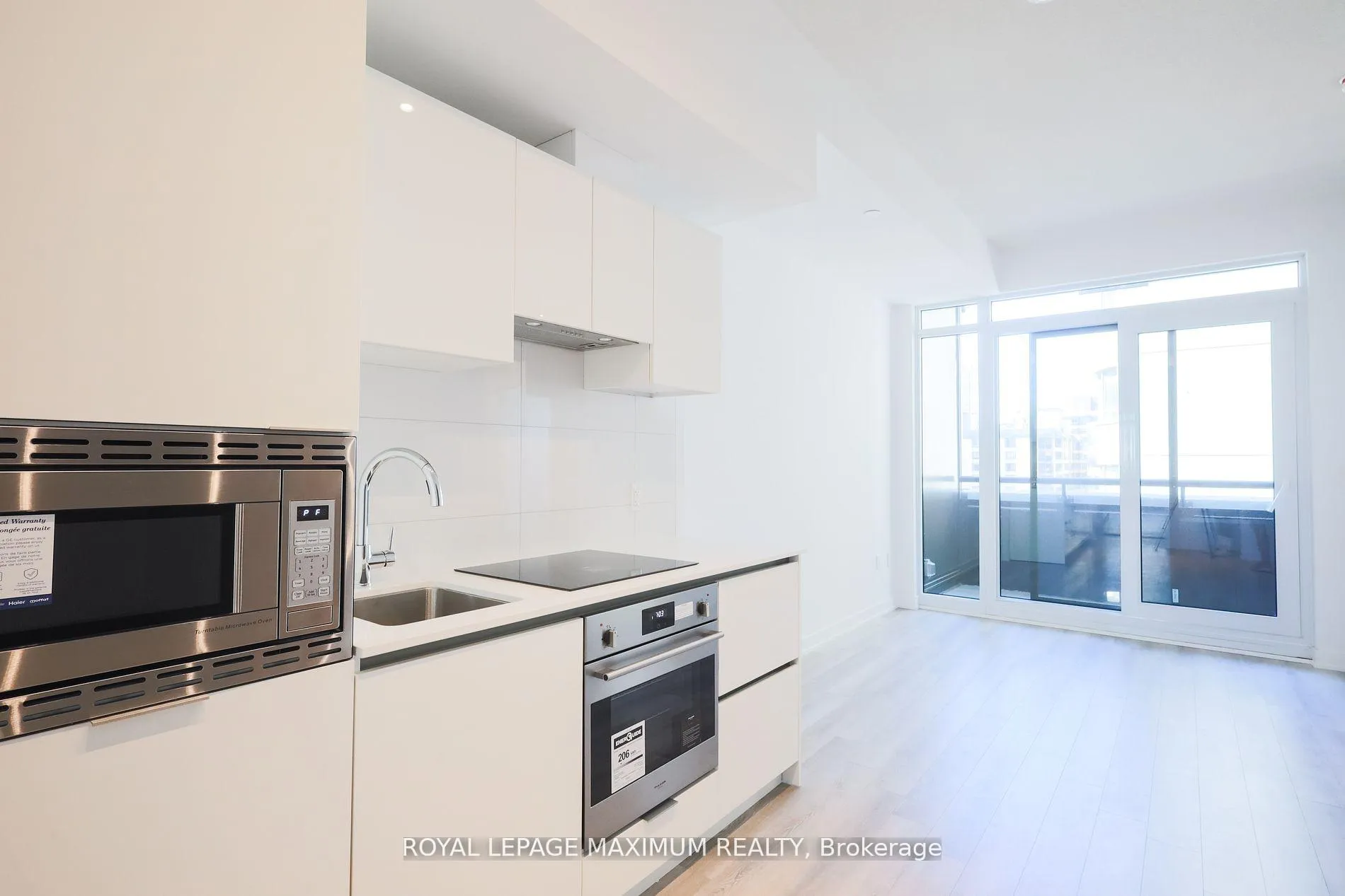 Photo 8 of Unit 720, 234 Simcoe Street, Toronto, Kensington-Chinatown — HOMEH