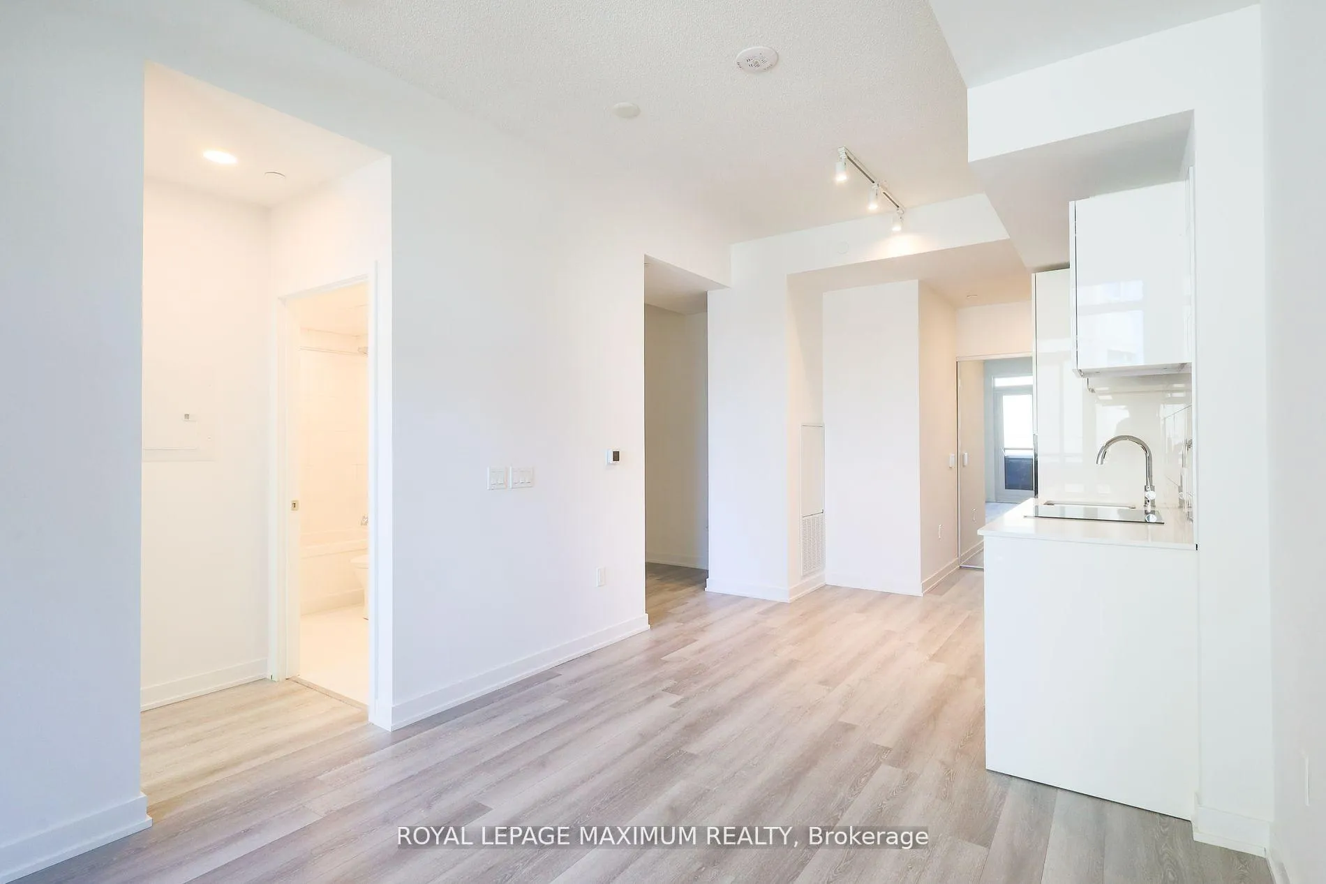 Photo 13 of Unit 720, 234 Simcoe Street, Toronto, Kensington-Chinatown — HOMEH
