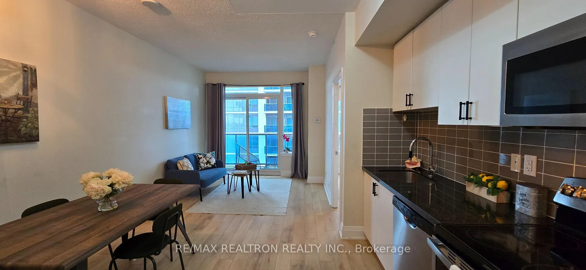 Front of Unit 1511, 7167 Yonge Street