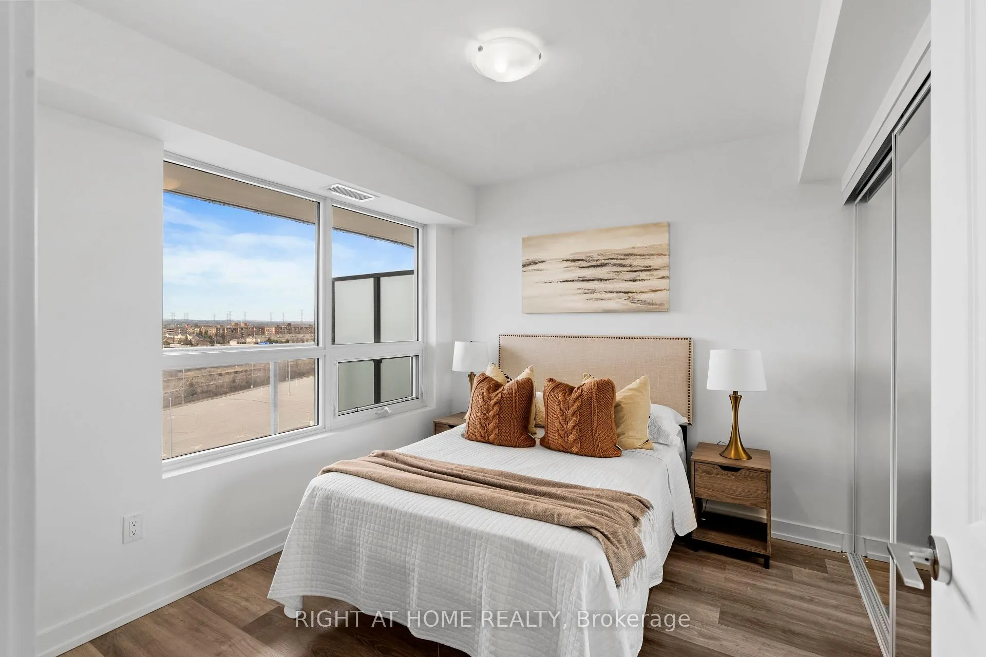 Photo 8 of Unit 909, 1435 Celebration Drive, Pickering, Bay Ridges — HOMEH