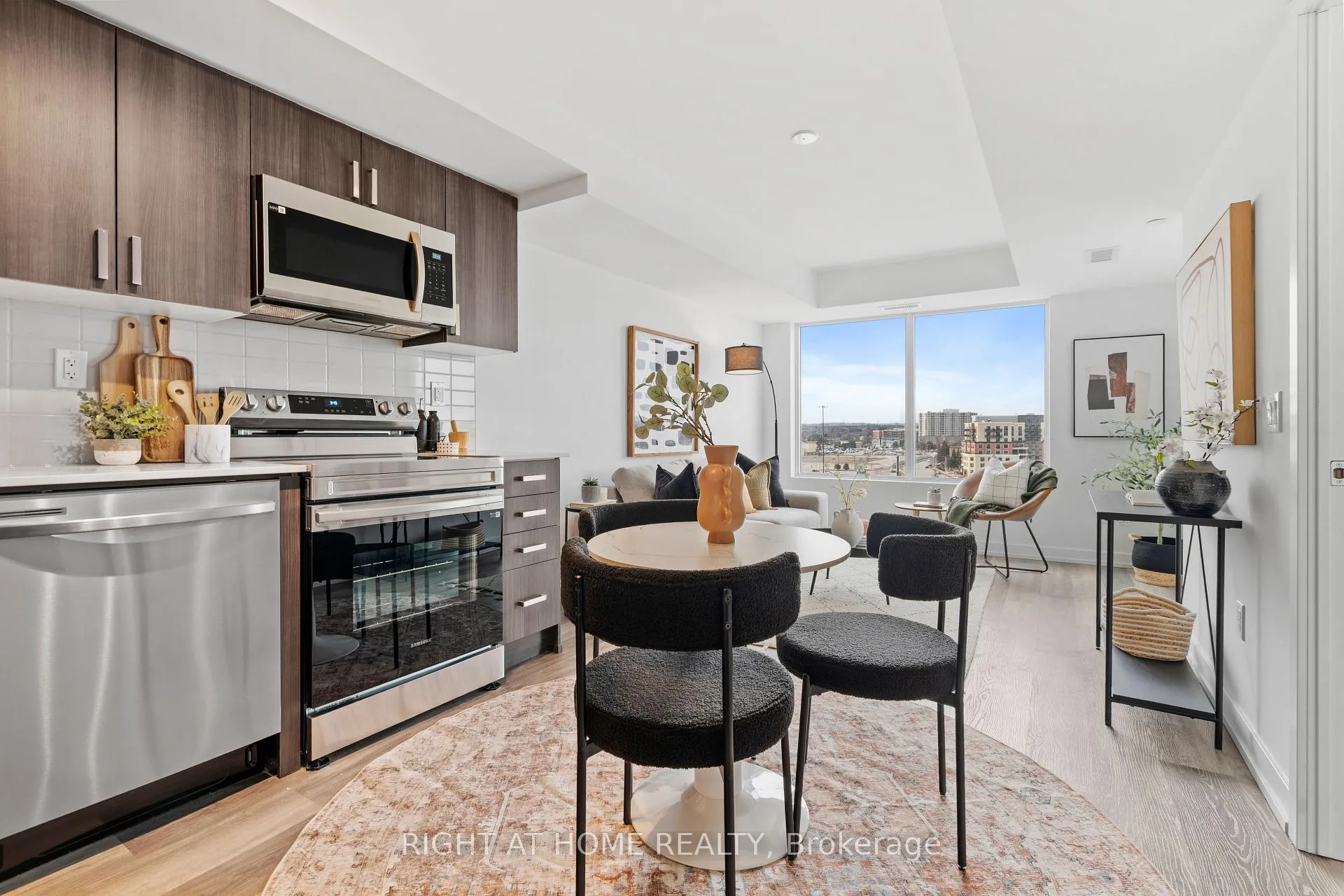 Photo 14 of Unit 909, 1435 Celebration Drive, Pickering, Bay Ridges — HOMEH