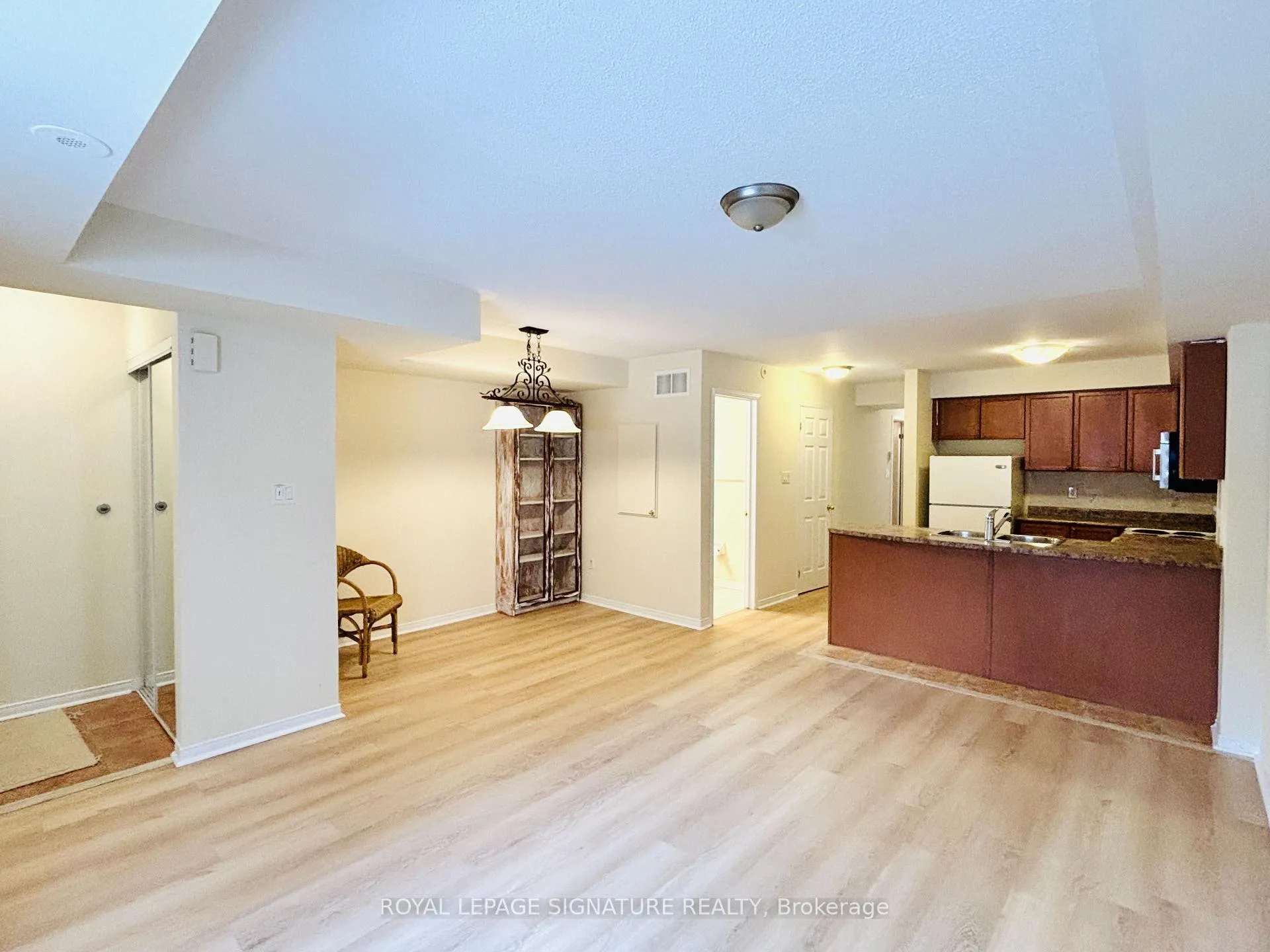 Photo 4 of Unit 110, 308 John Street, Markham, Aileen-Willowbrook — HOMEH
