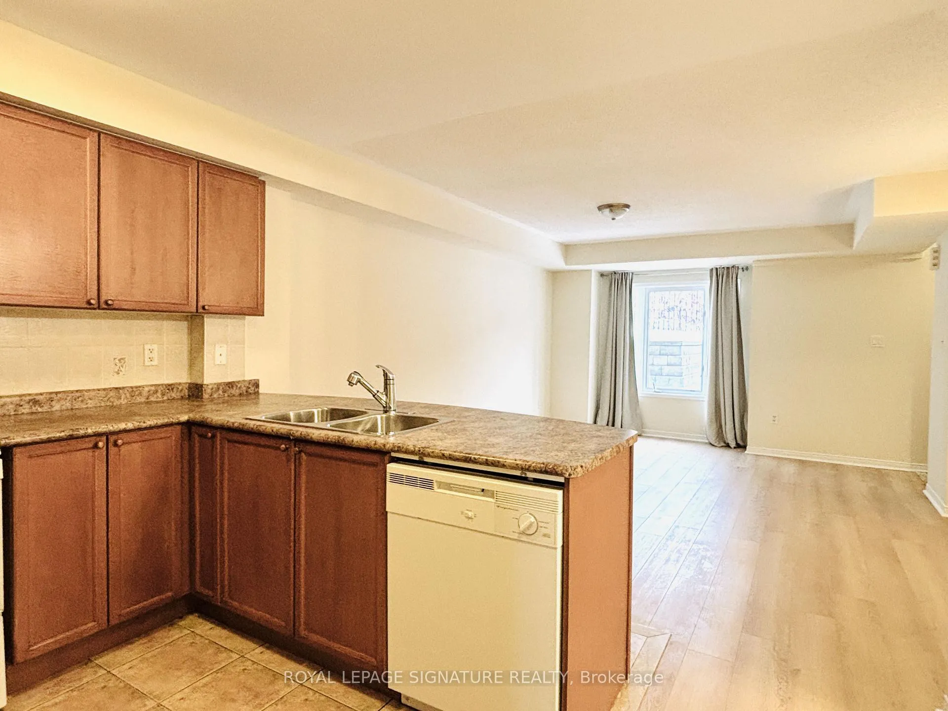 Photo 9 of Unit 110, 308 John Street, Markham, Aileen-Willowbrook — HOMEH
