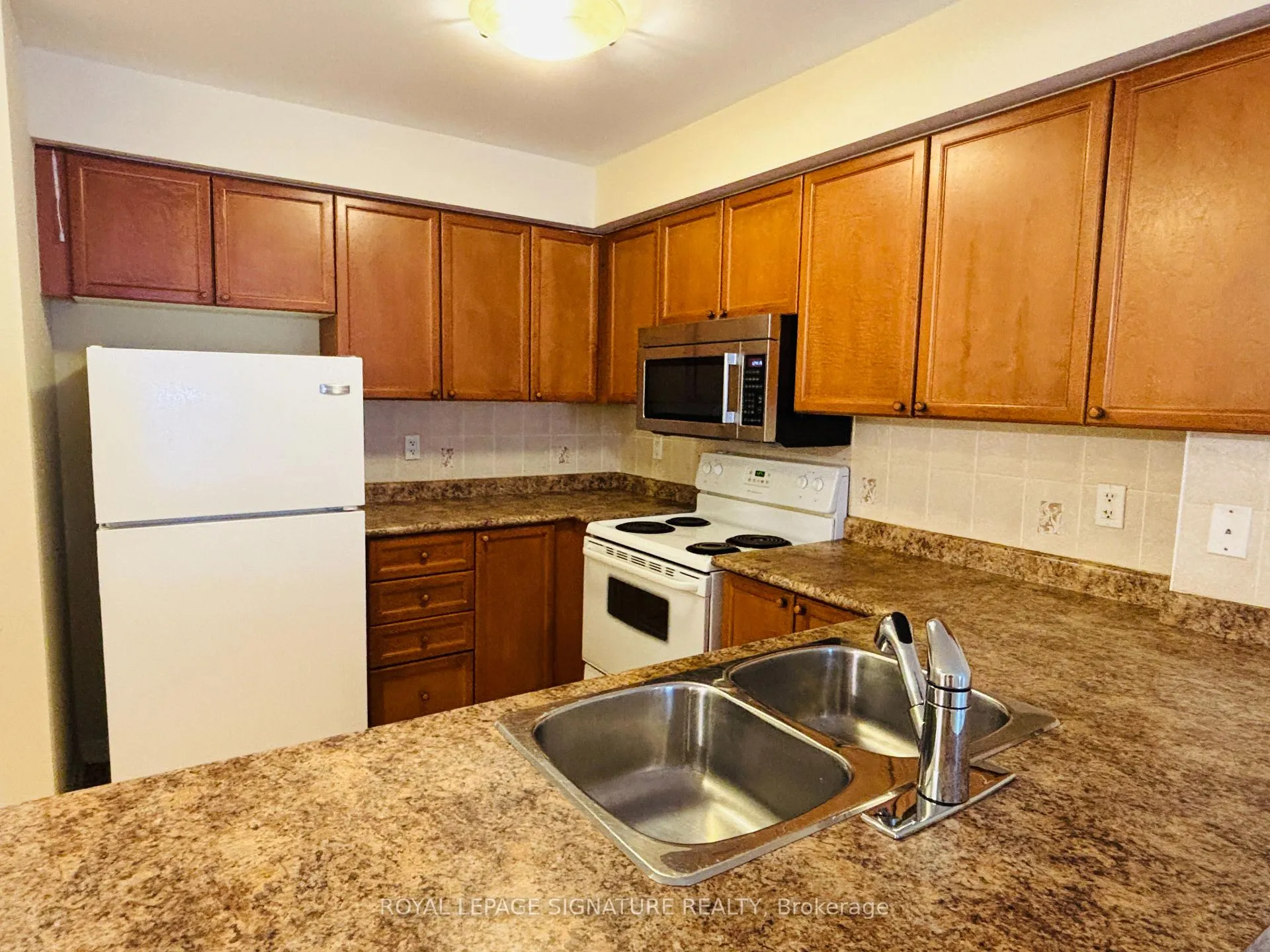 Photo 10 of Unit 110, 308 John Street, Markham, Aileen-Willowbrook — HOMEH