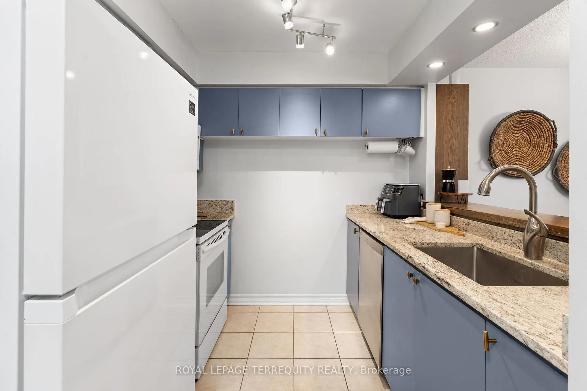 Photo 13 of Unit 514, 1200 The Esplanade N, Pickering, Town Centre — HOMEH