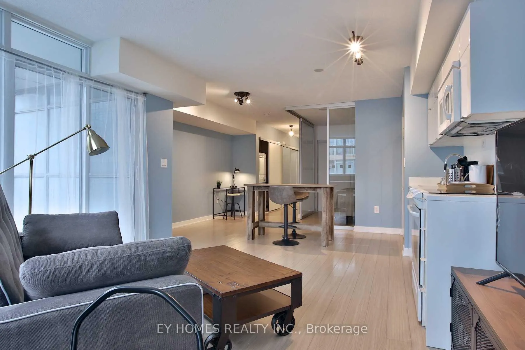 Front of Unit 932, 21 Iceboat Terrace