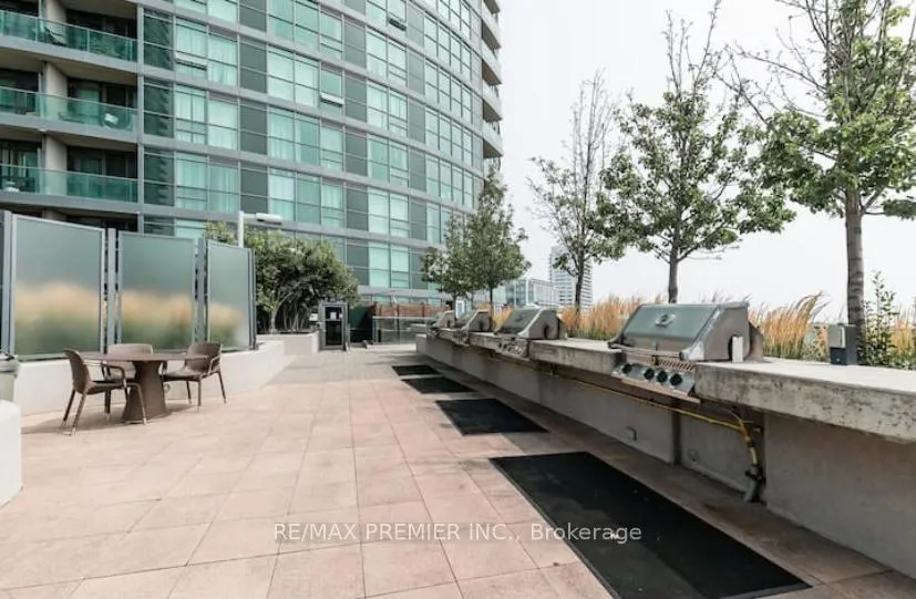 Photo 4 of Unit 1806, 215 Fort York Boulevard, Toronto, Niagara — HOMEH