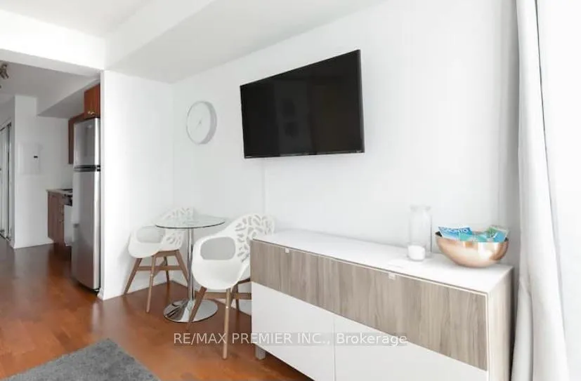 Photo 7 of Unit 1806, 215 Fort York Boulevard, Toronto, Niagara — HOMEH