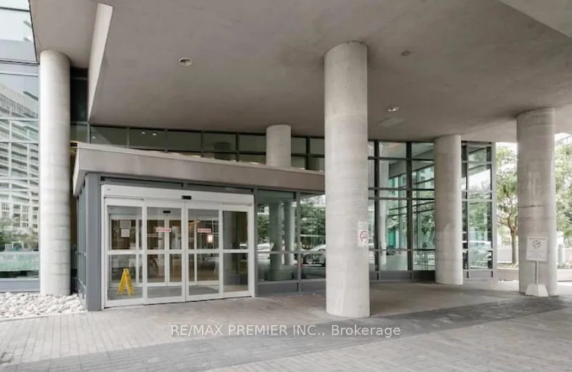 Photo 9 of Unit 1806, 215 Fort York Boulevard, Toronto, Niagara — HOMEH