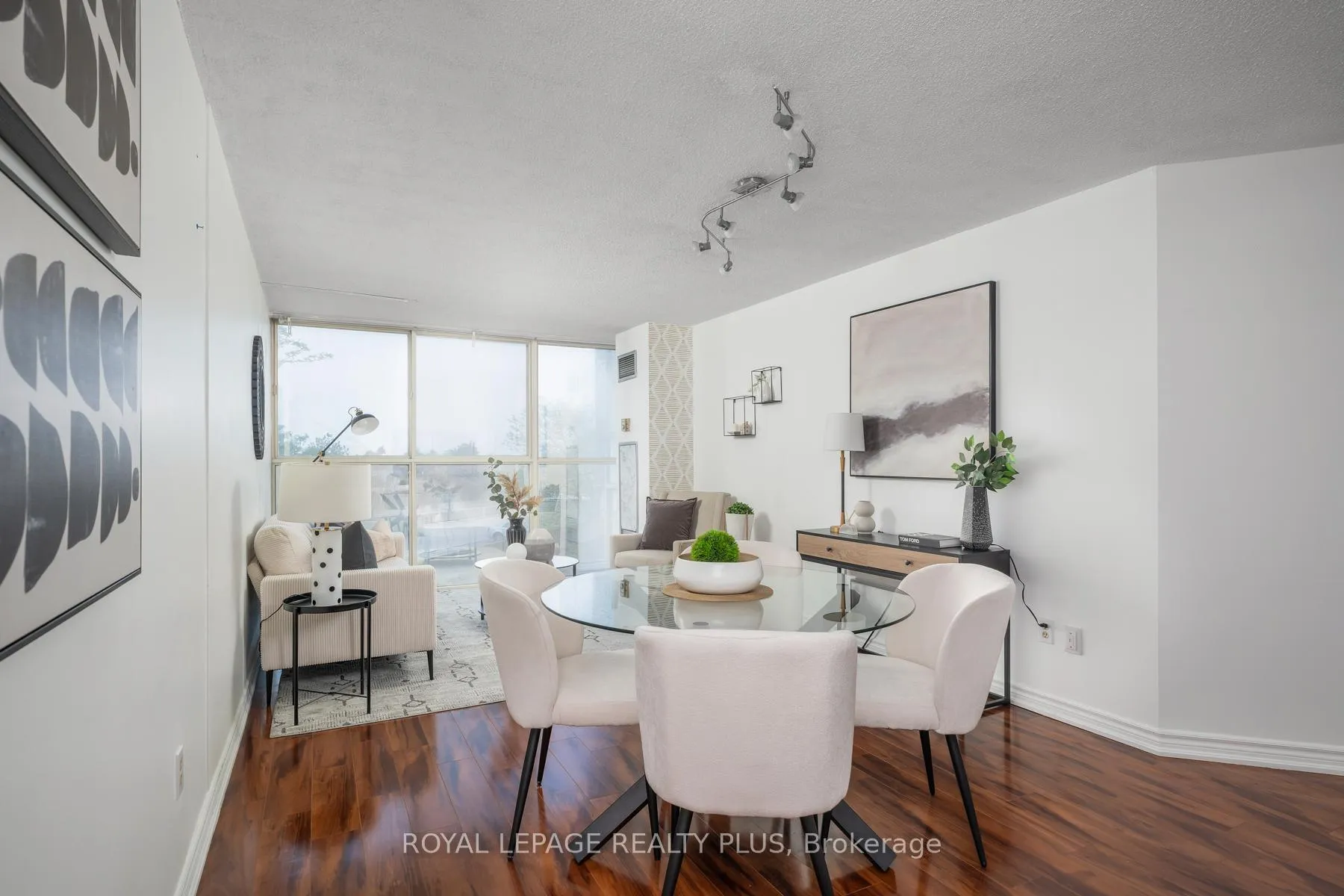 Photo 2 of Unit 408, 4205 Shipp Drive, Mississauga, City Centre — HOMEH
