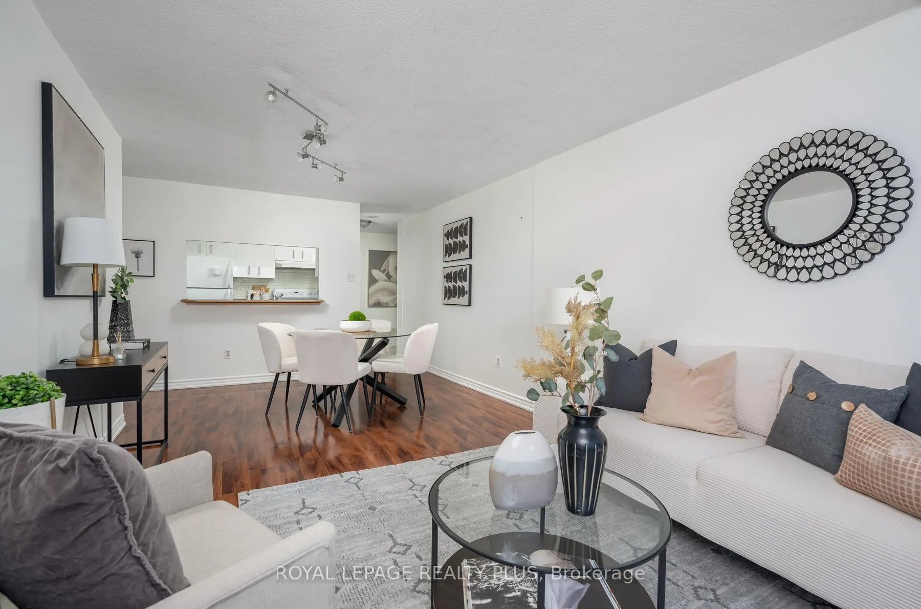 Photo 10 of Unit 408, 4205 Shipp Drive, Mississauga, City Centre — HOMEH