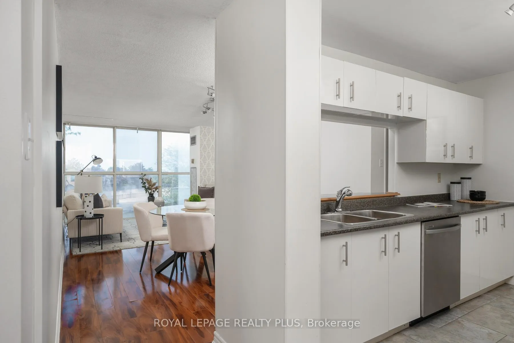 Photo 12 of Unit 408, 4205 Shipp Drive, Mississauga, City Centre — HOMEH