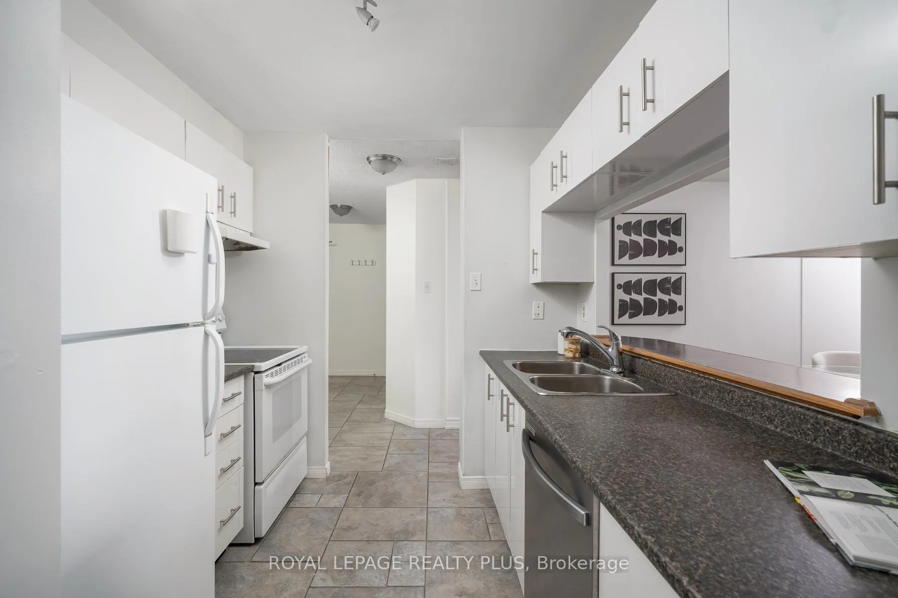 Photo 15 of Unit 408, 4205 Shipp Drive, Mississauga, City Centre — HOMEH