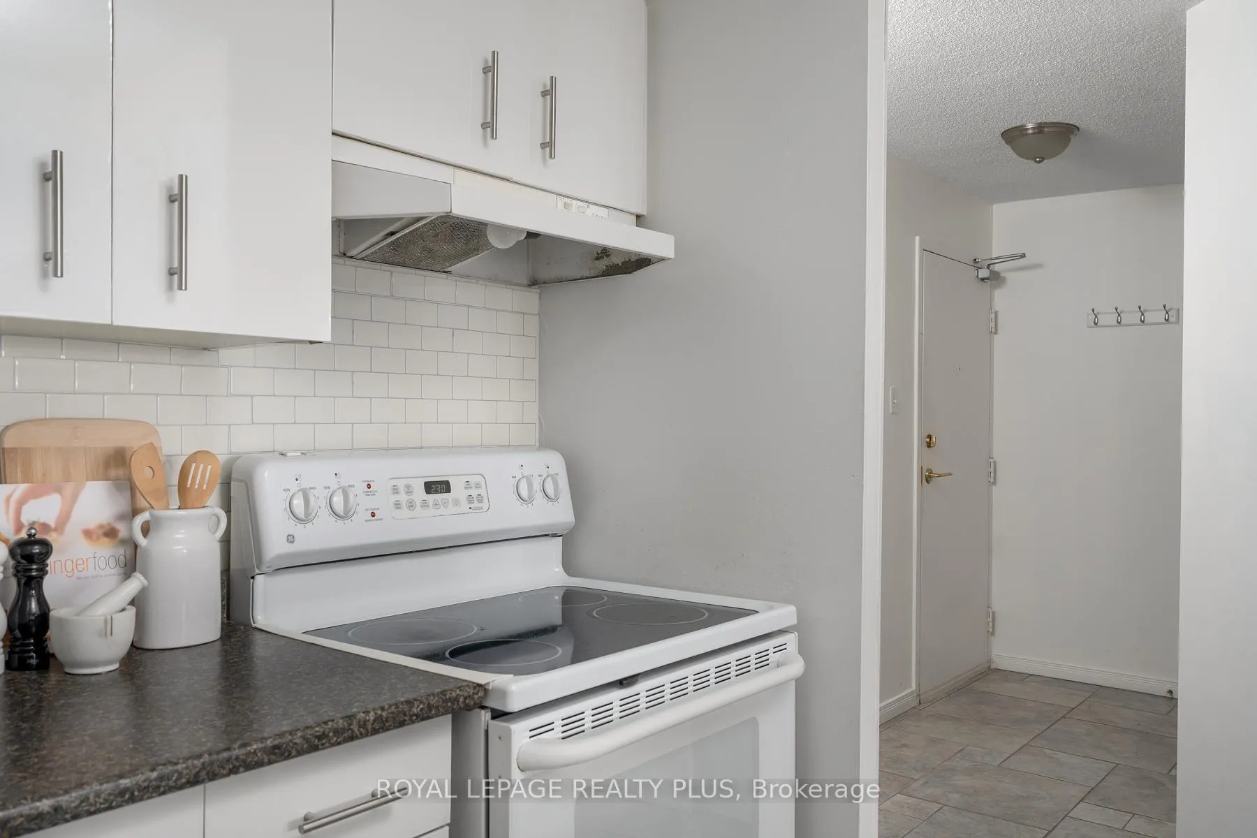 Photo 16 of Unit 408, 4205 Shipp Drive, Mississauga, City Centre — HOMEH