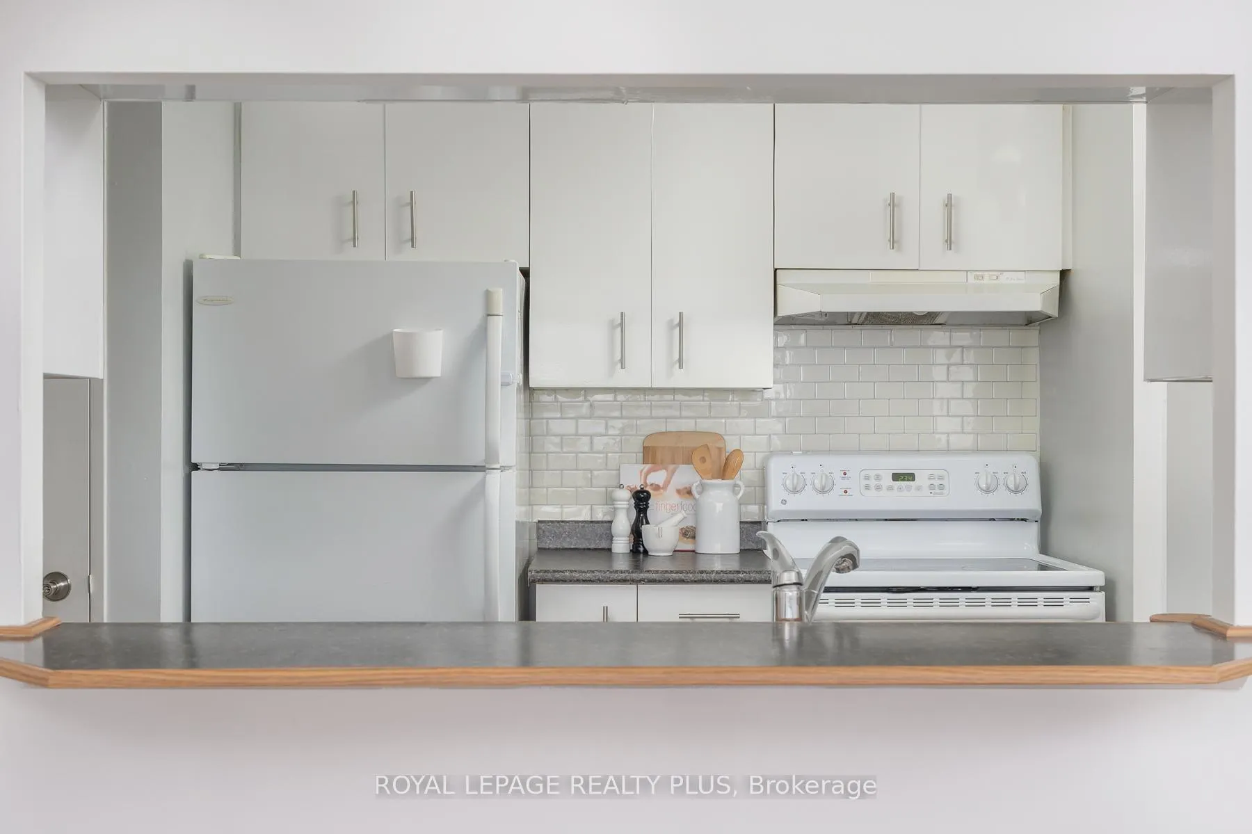 Photo 19 of Unit 408, 4205 Shipp Drive, Mississauga, City Centre — HOMEH