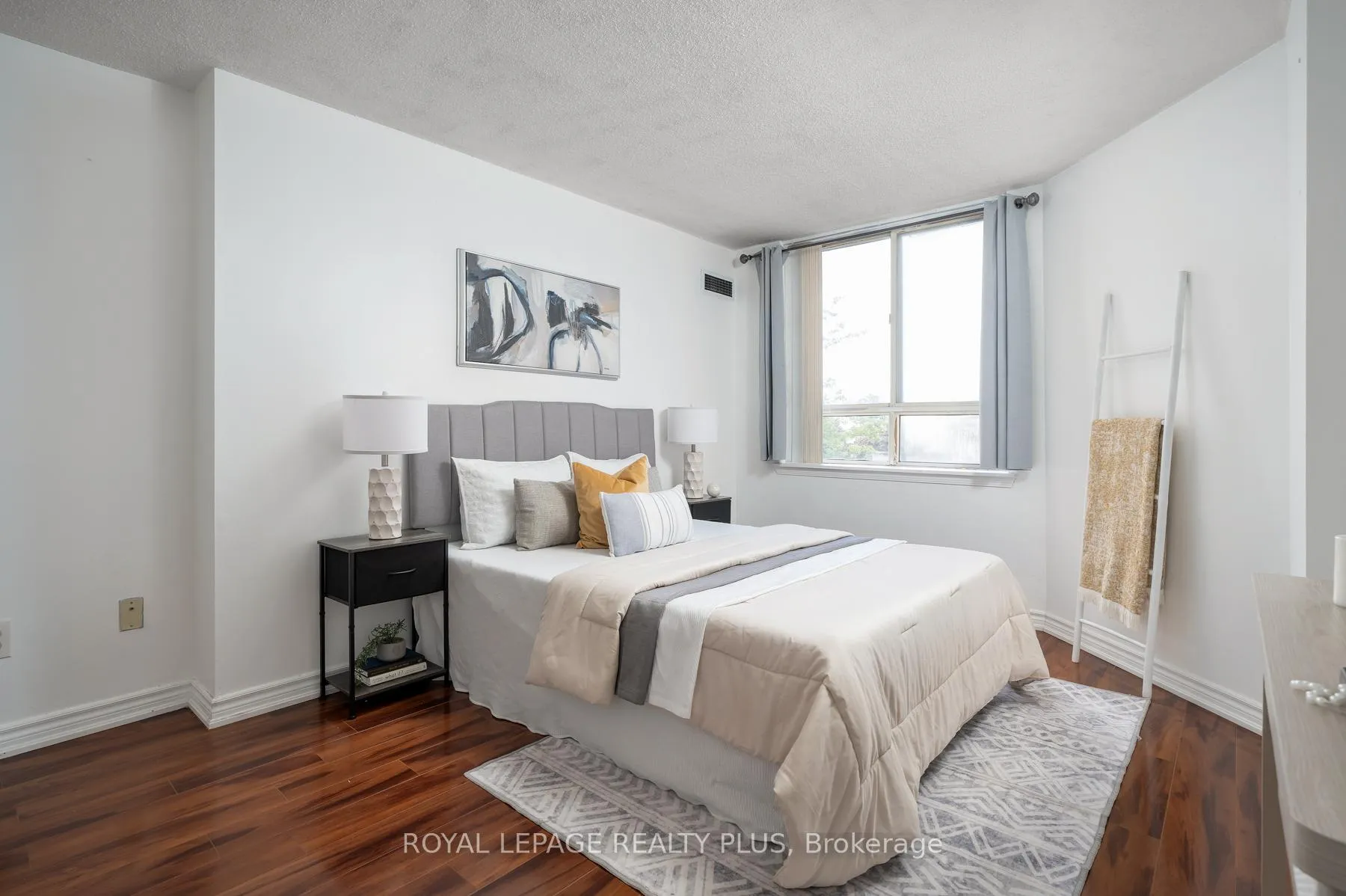 Photo 23 of Unit 408, 4205 Shipp Drive, Mississauga, City Centre — HOMEH