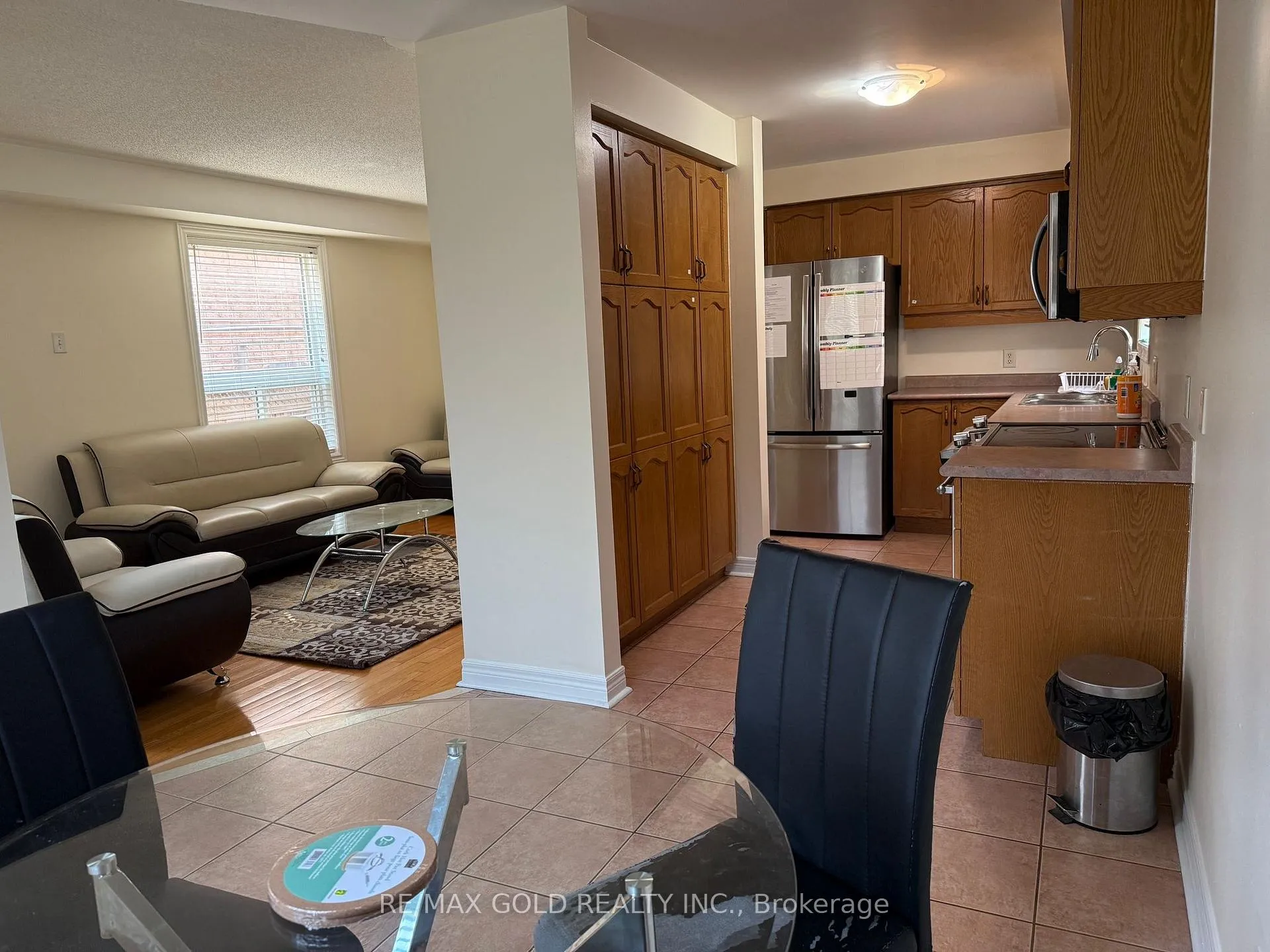 Photo 2 of 49 Summerdale Crescent, Brampton, Fletcher's Meadow — HOMEH