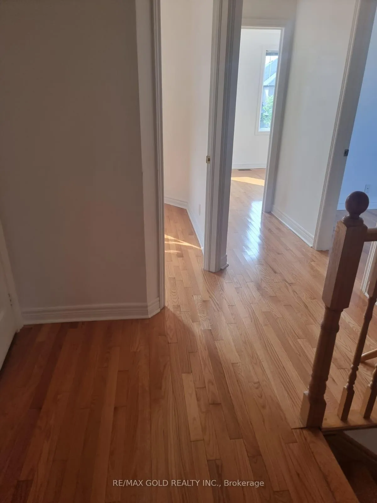 Photo 11 of 49 Summerdale Crescent, Brampton, Fletcher's Meadow — HOMEH