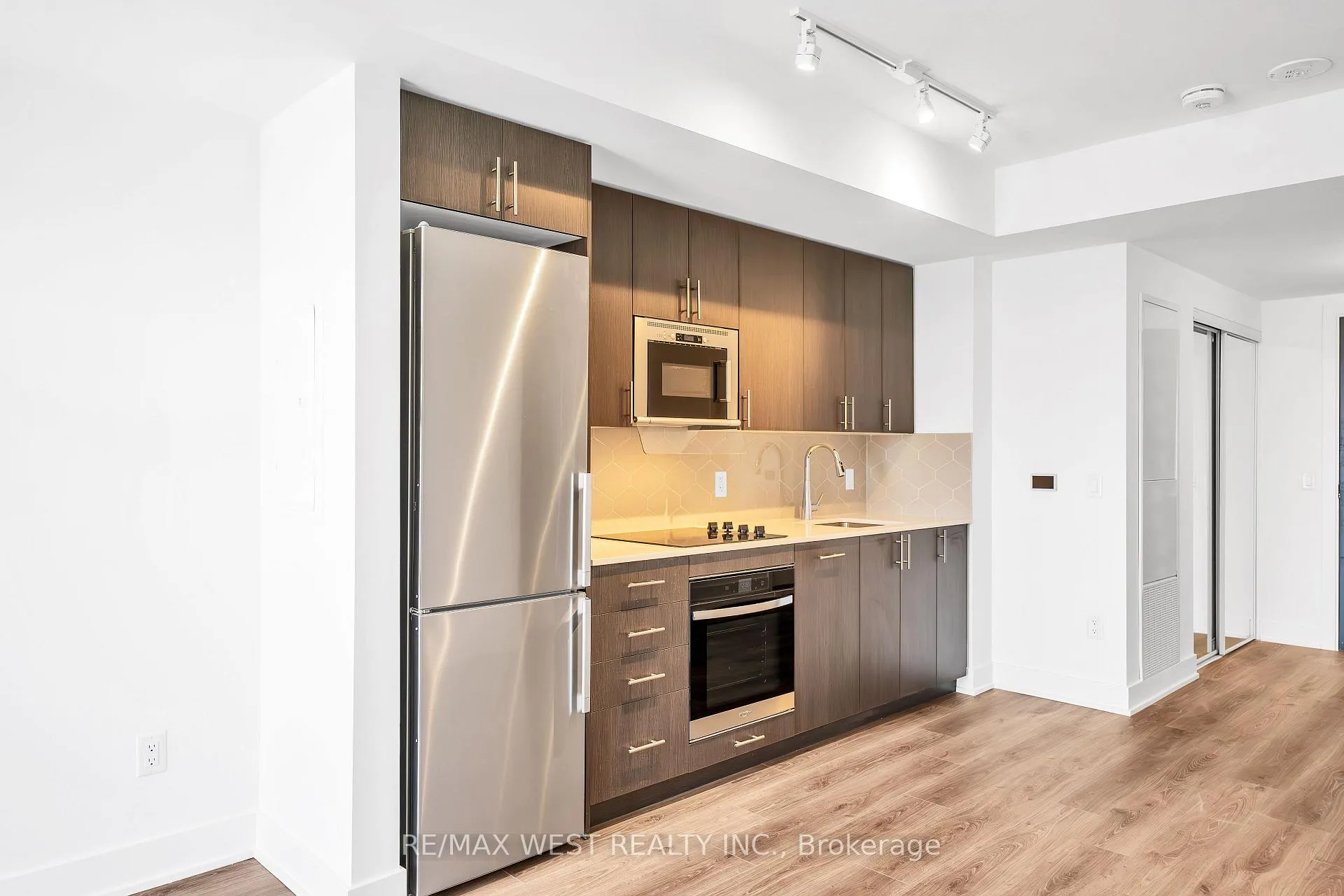 Photo 5 of Unit 2020, 2545 Simcoe Street N, Oshawa, Windfields — HOMEH