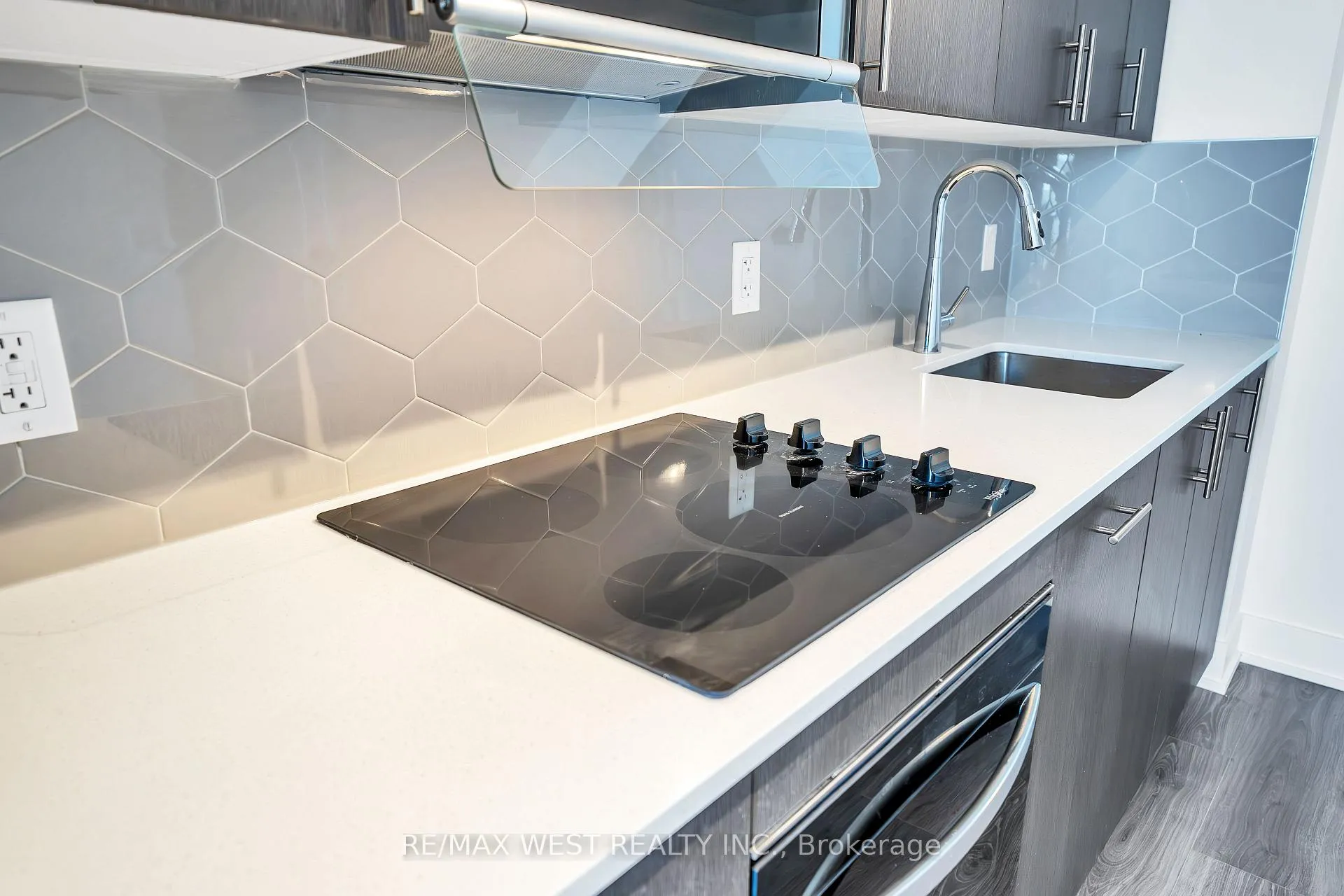 Photo 8 of Unit 2020, 2545 Simcoe Street N, Oshawa, Windfields — HOMEH