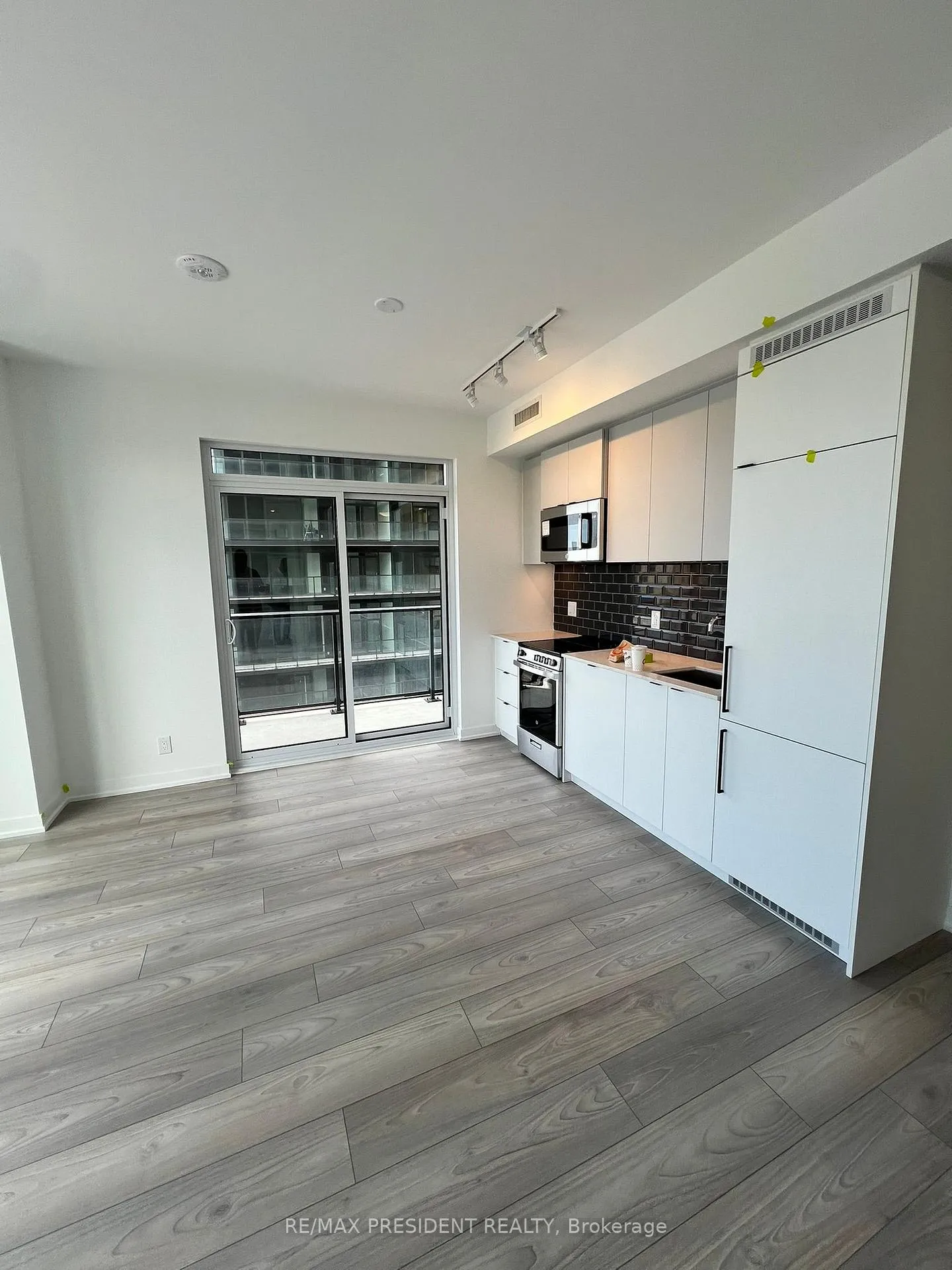 Photo 11 of Unit 826, 285 Dufferin Street, Toronto, South Parkdale — HOMEH