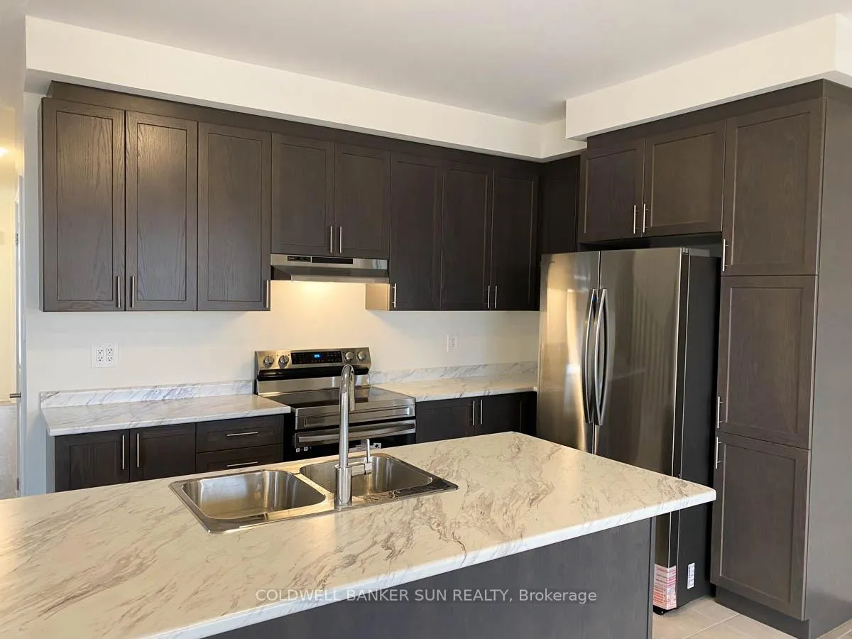 Photo 5 of 69 Copperhill Heights, Barrie, Painswick South — HOMEH
